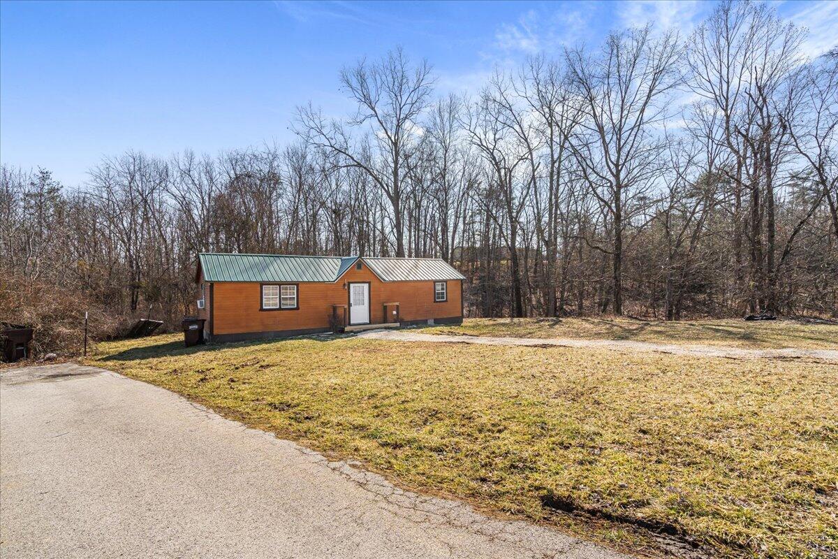 105 Patricia Rd Property Photo 5
