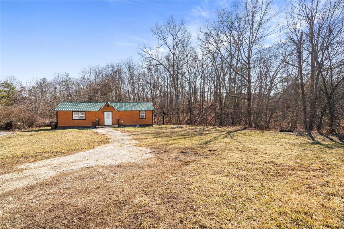 105 Patricia Rd Property Photo 6