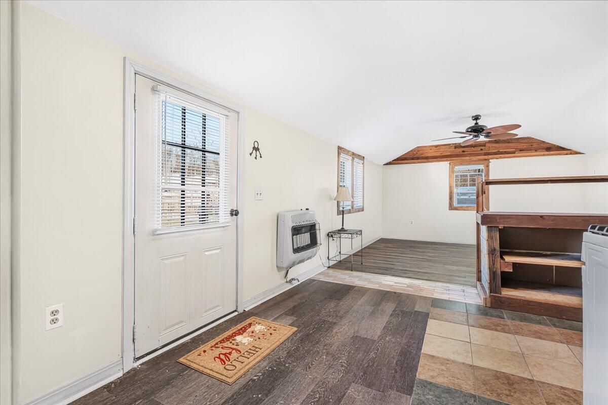 105 Patricia Rd Property Photo 18