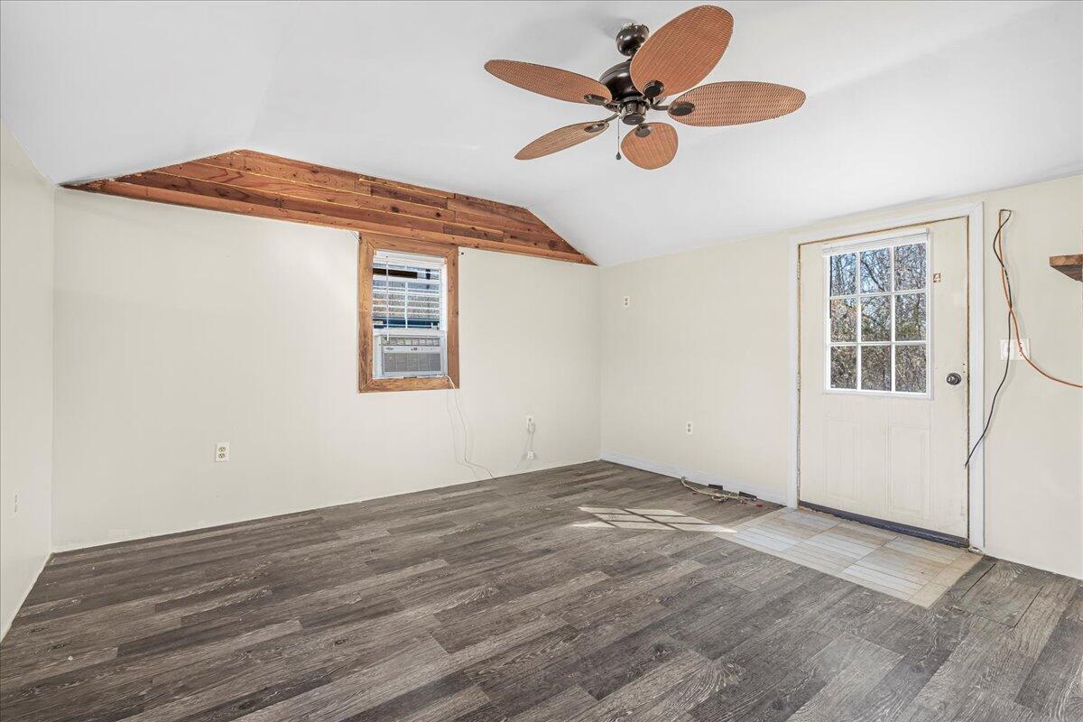 105 Patricia Rd Property Photo 19