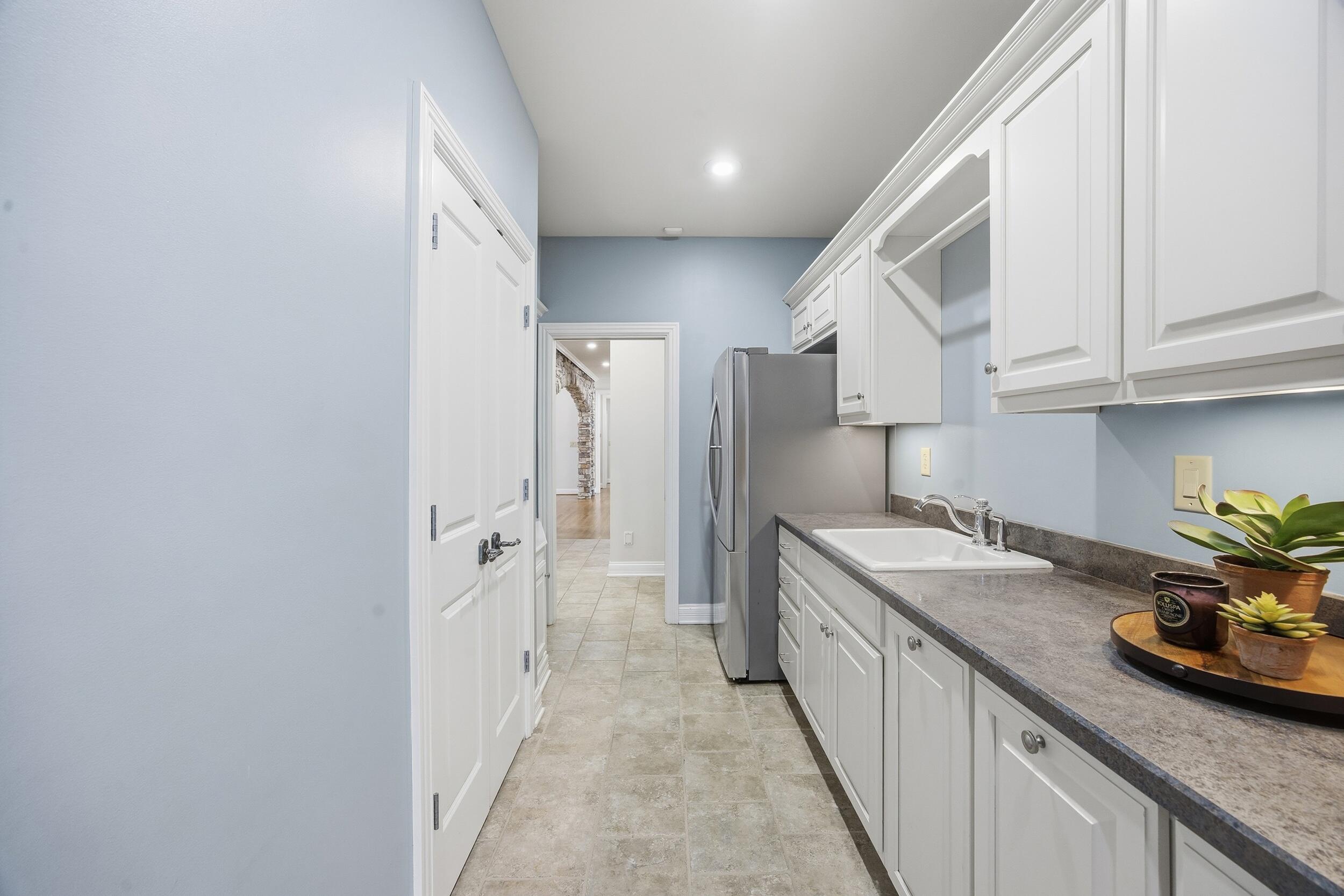 2901 Fairfax Lane Property Photo 25