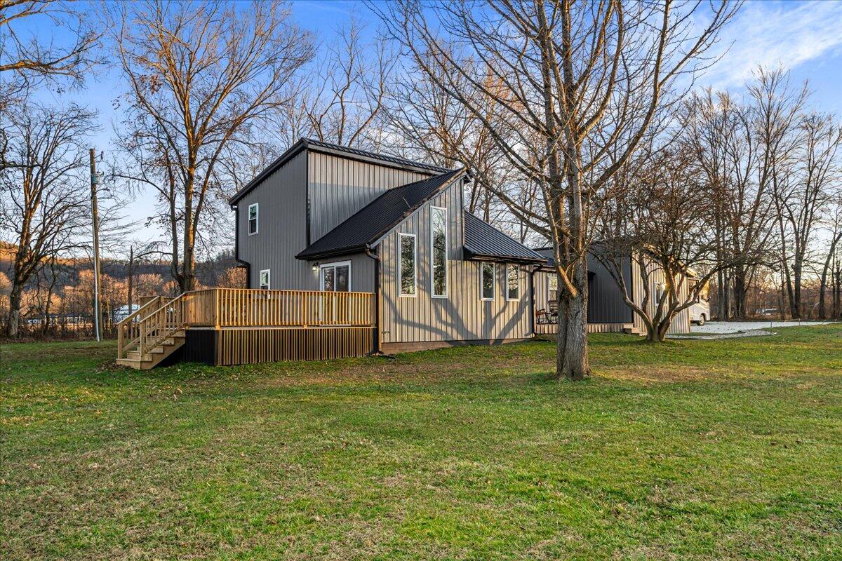 105 Karin Dr Property Photo 5