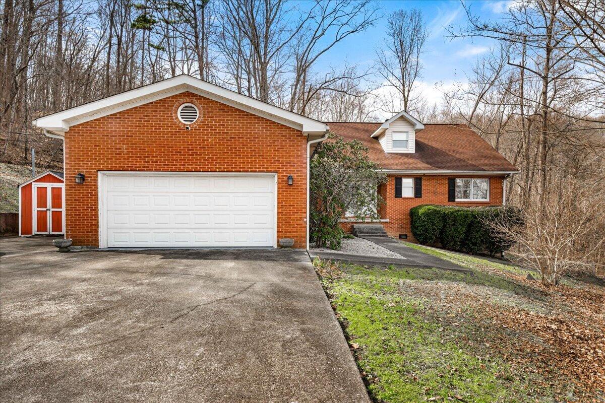 663 Red Bird Road Property Photo 3
