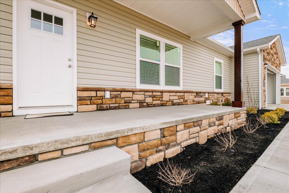 831 Sam Black Road Property Photo 4