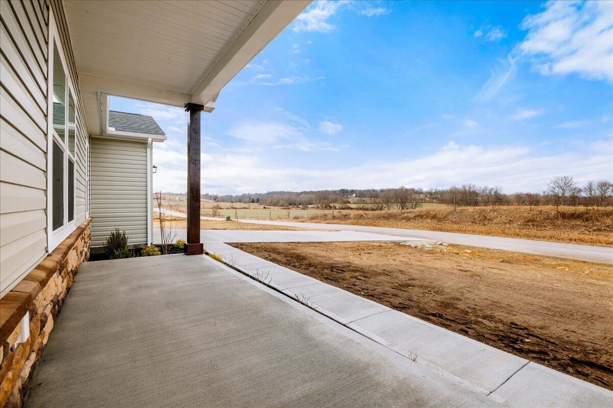 831 Sam Black Road Property Photo 5