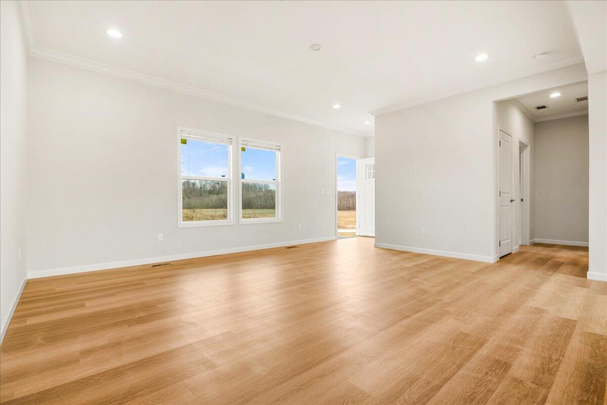 831 Sam Black Road Property Photo 9