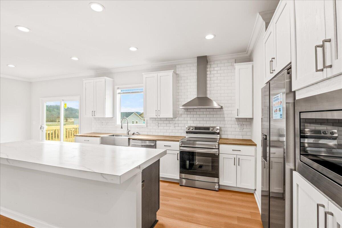 831 Sam Black Road Property Photo 18