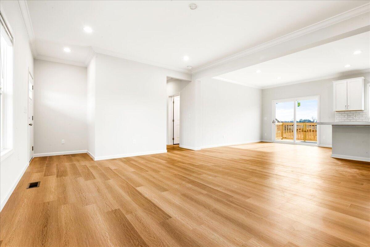 831 Sam Black Road Property Photo 23