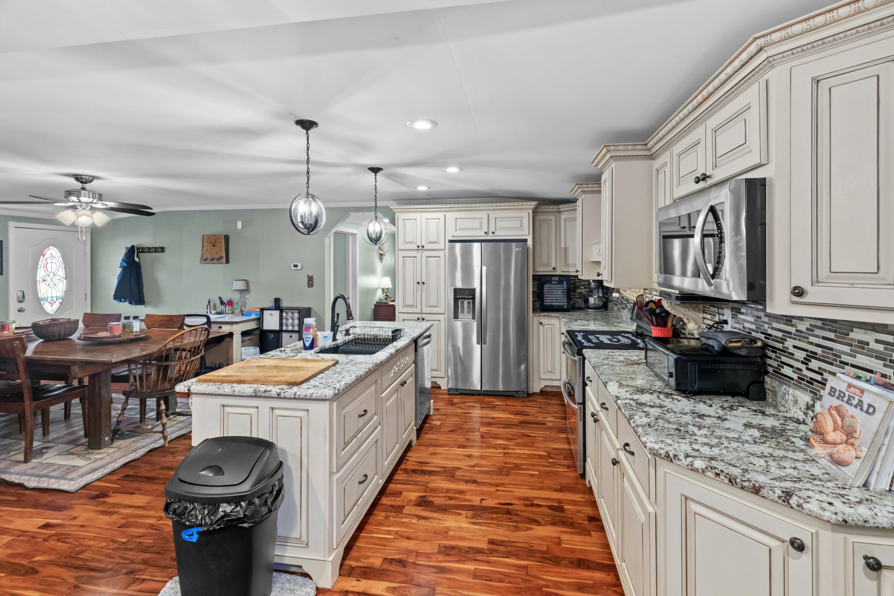 15379 State Highway 190 Property Photo 14