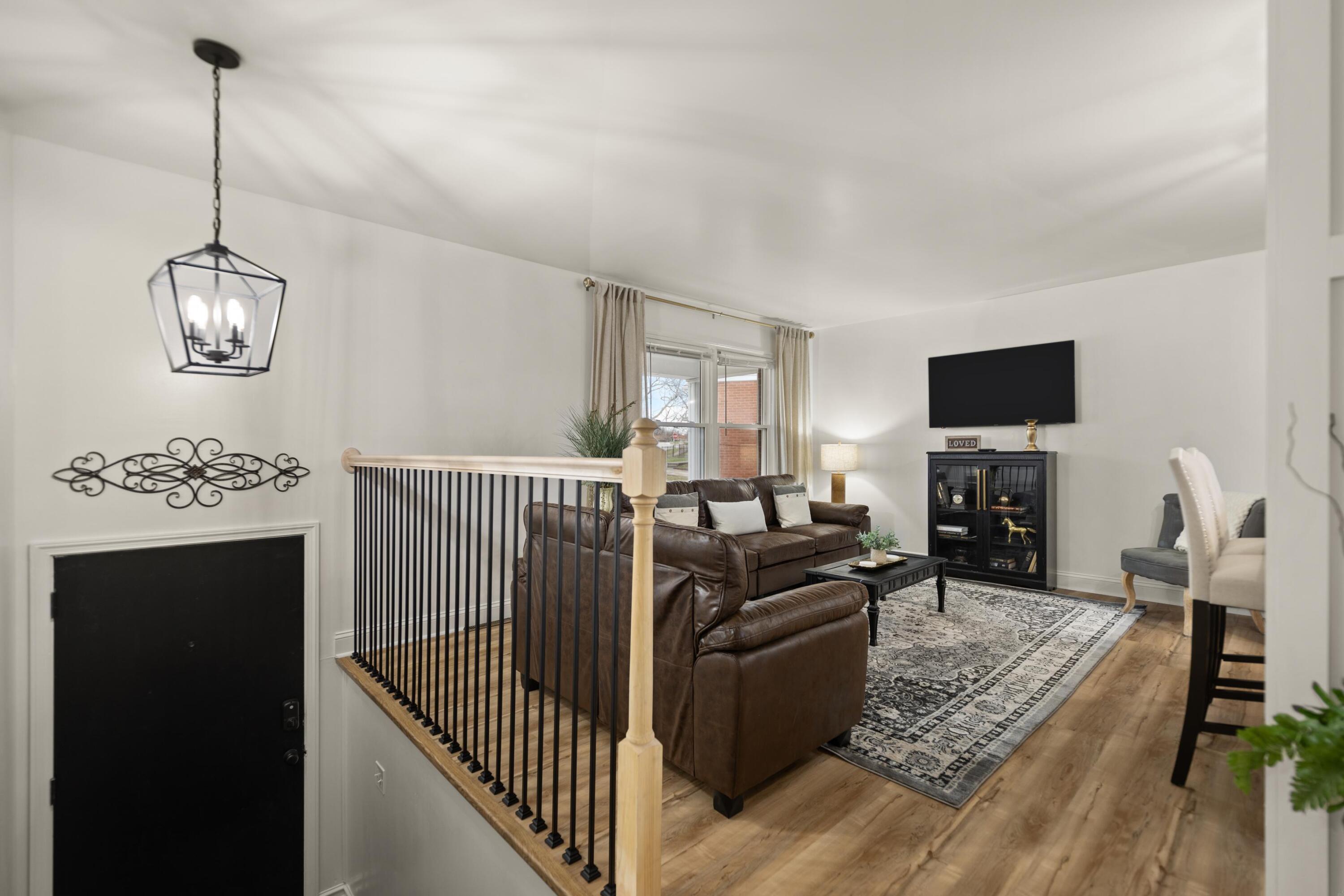 1706 Cameron Court Property Photo 4
