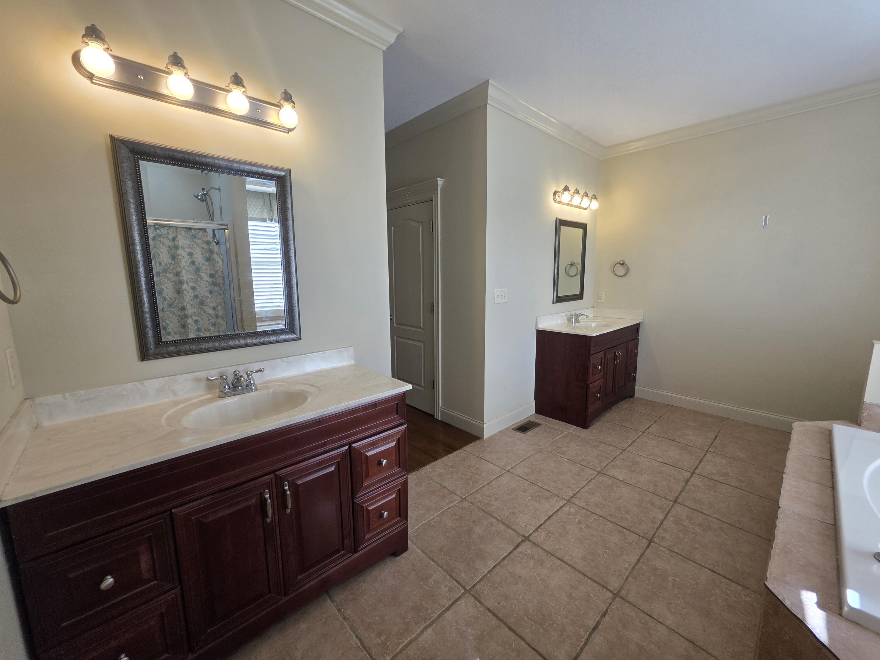 259 Silver Creek Drive Property Photo 32