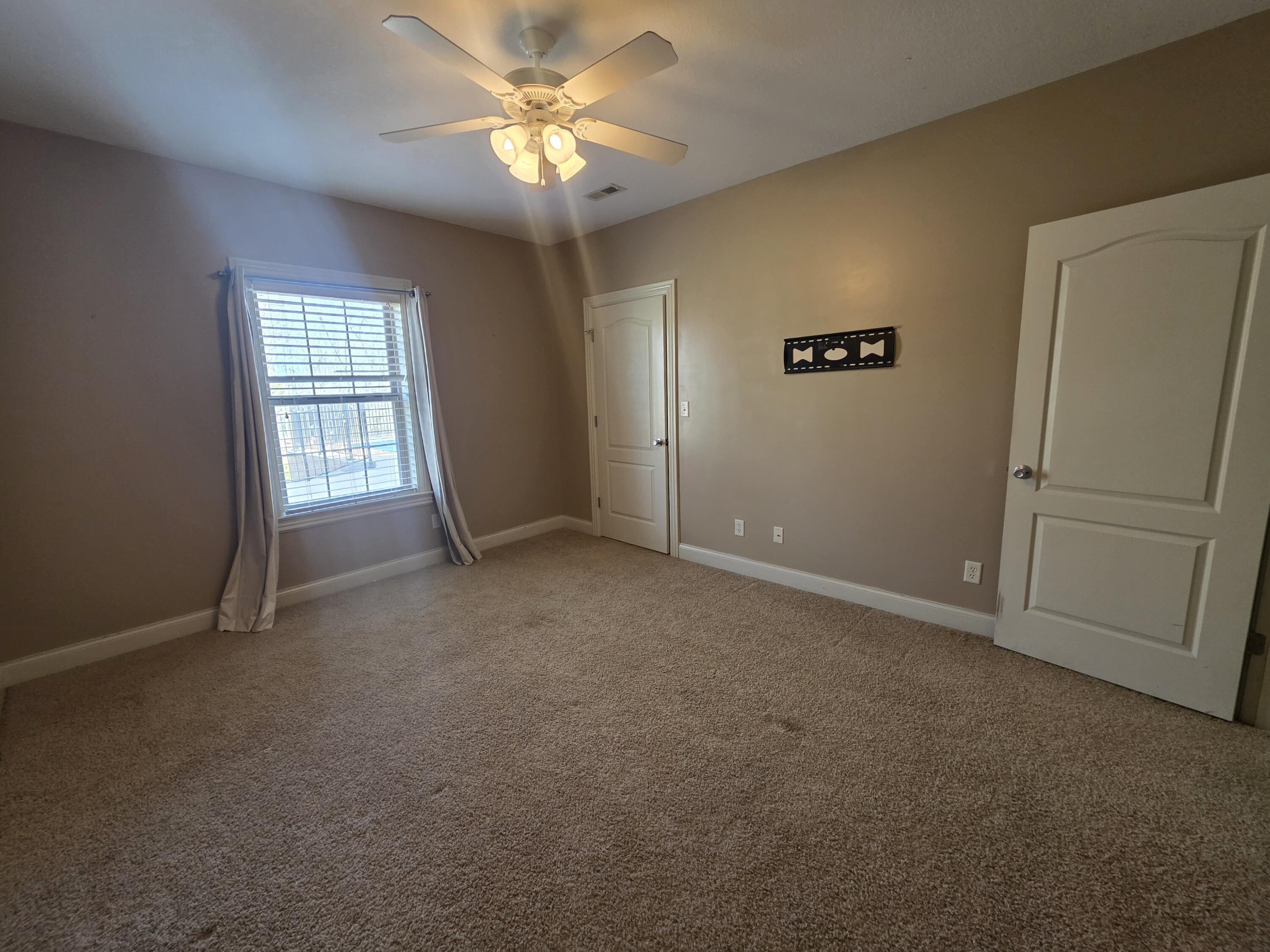 259 Silver Creek Drive Property Photo 44