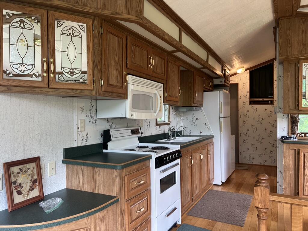 837 Crockett Road Property Photo 3