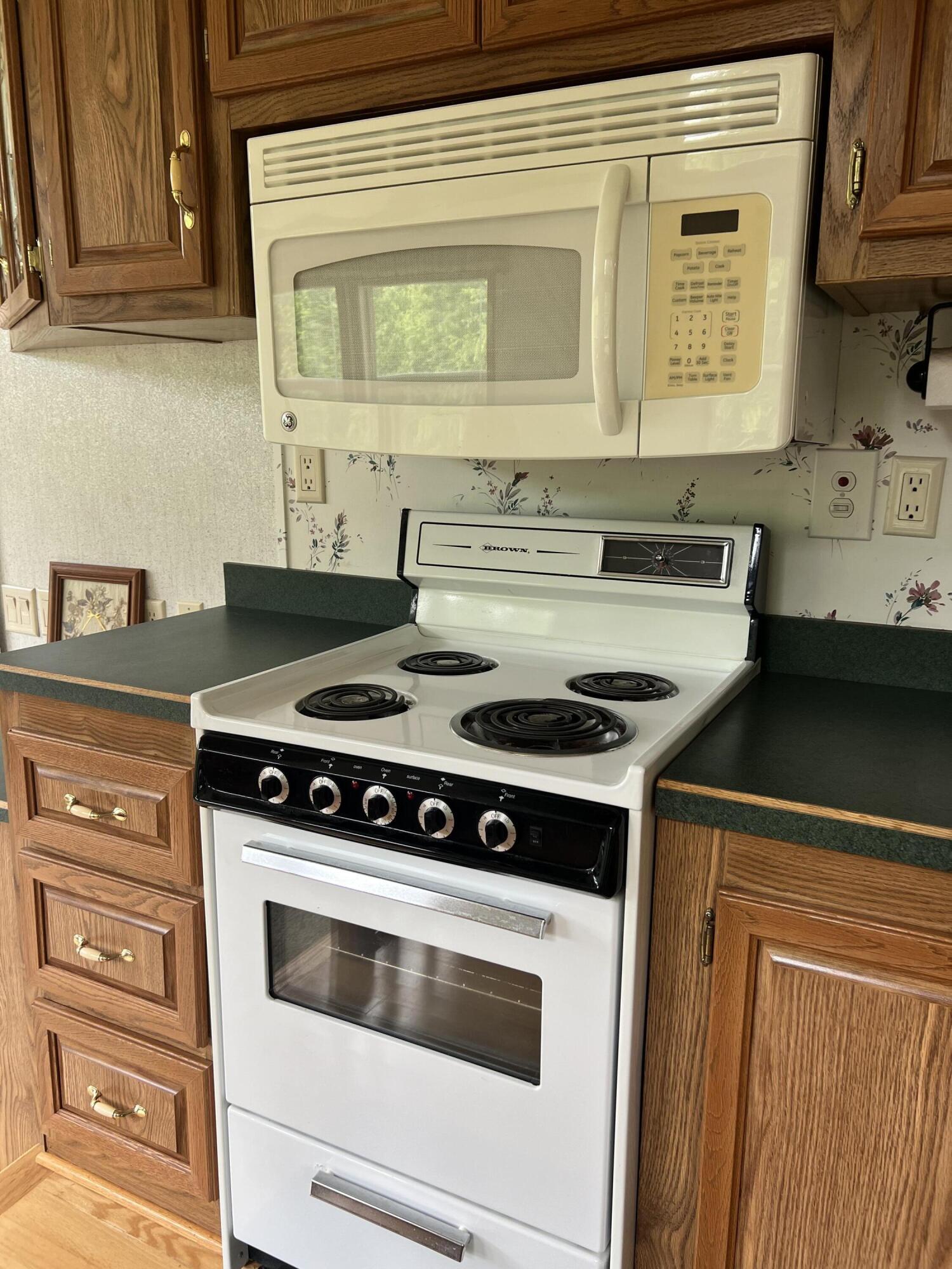 837 Crockett Road Property Photo 4