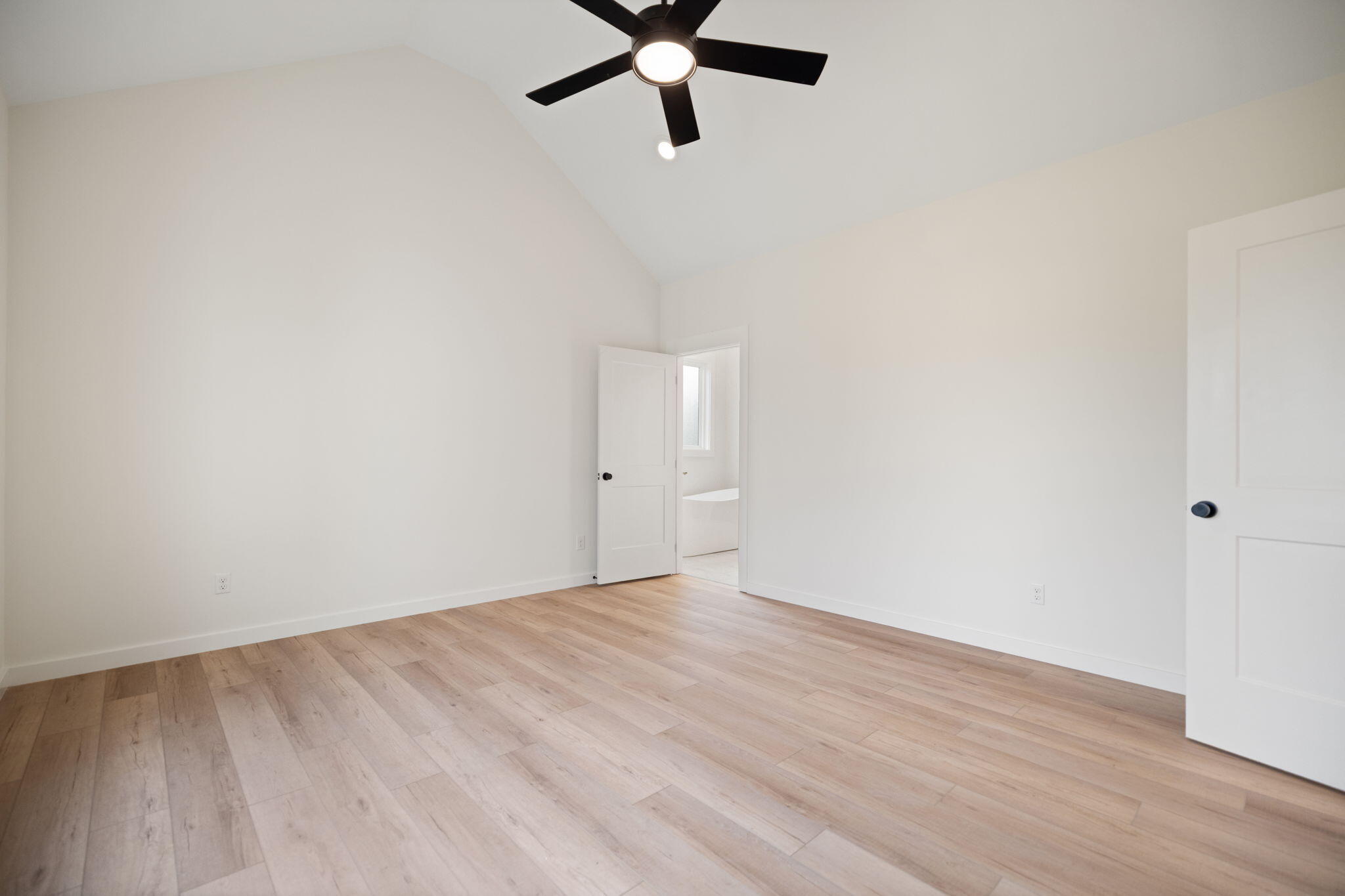 1577 Hunter Drive Property Photo 17