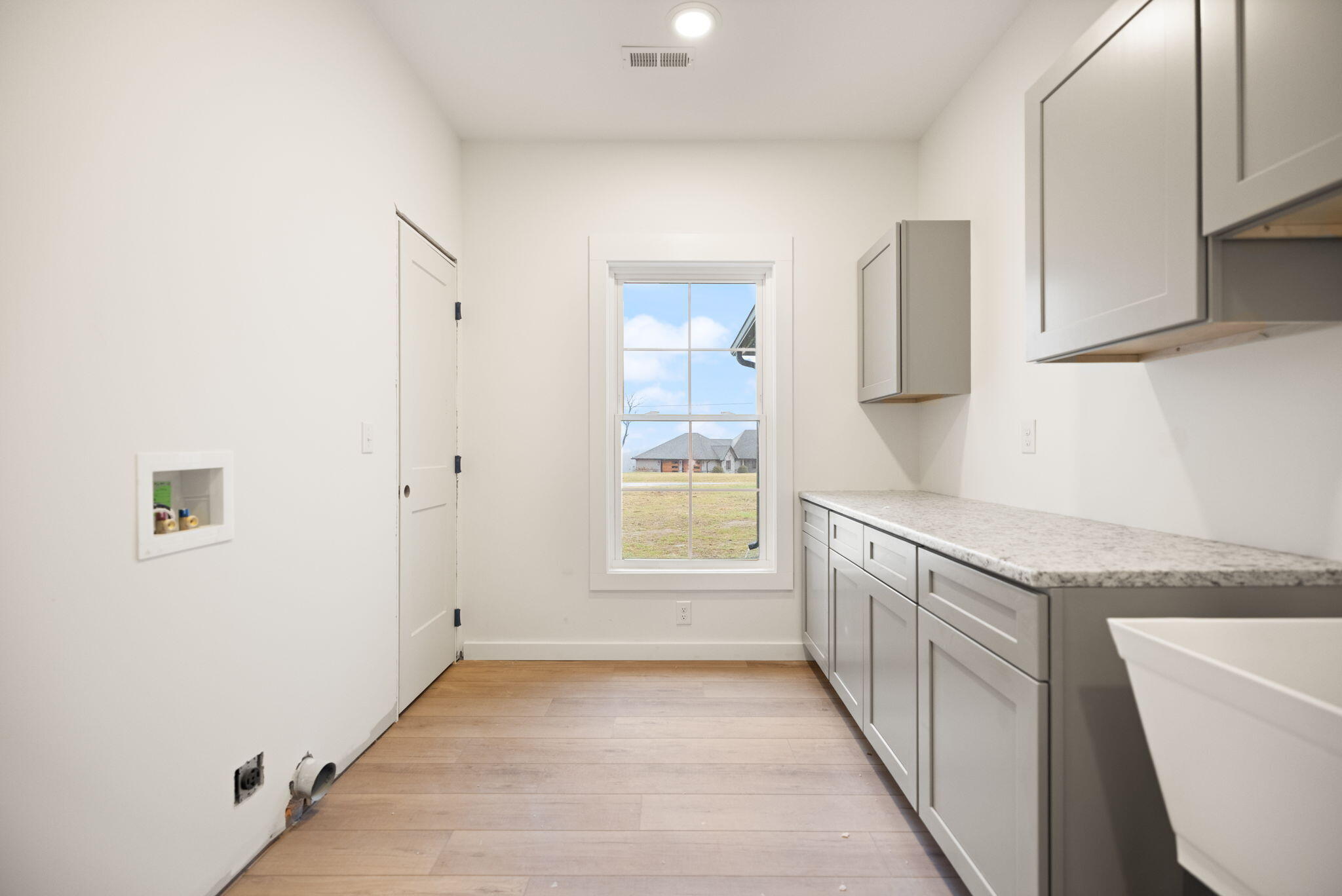 1577 Hunter Drive Property Photo 40