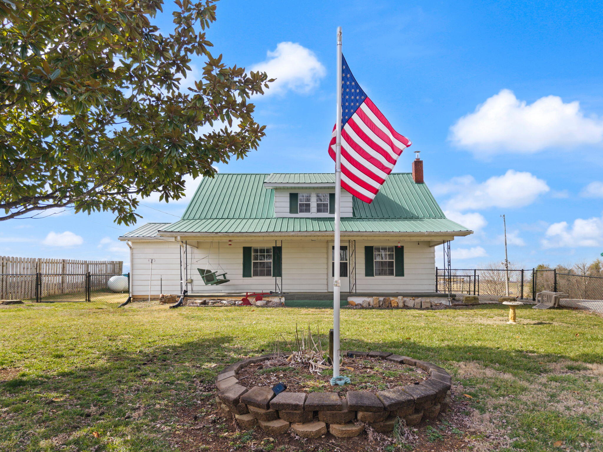 2058 Ard Ridge Road Property Photo 4