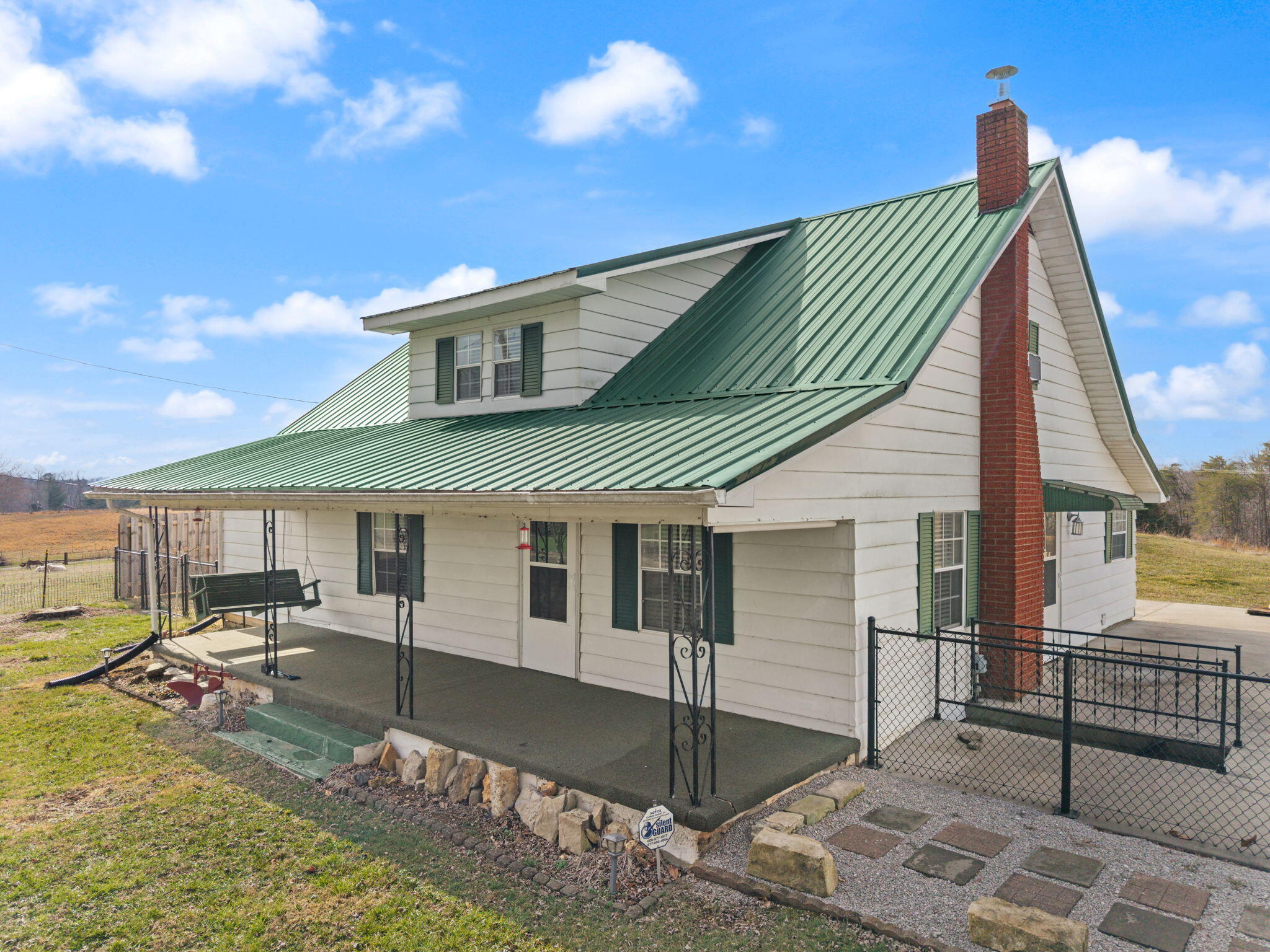 2058 Ard Ridge Road Property Photo 5