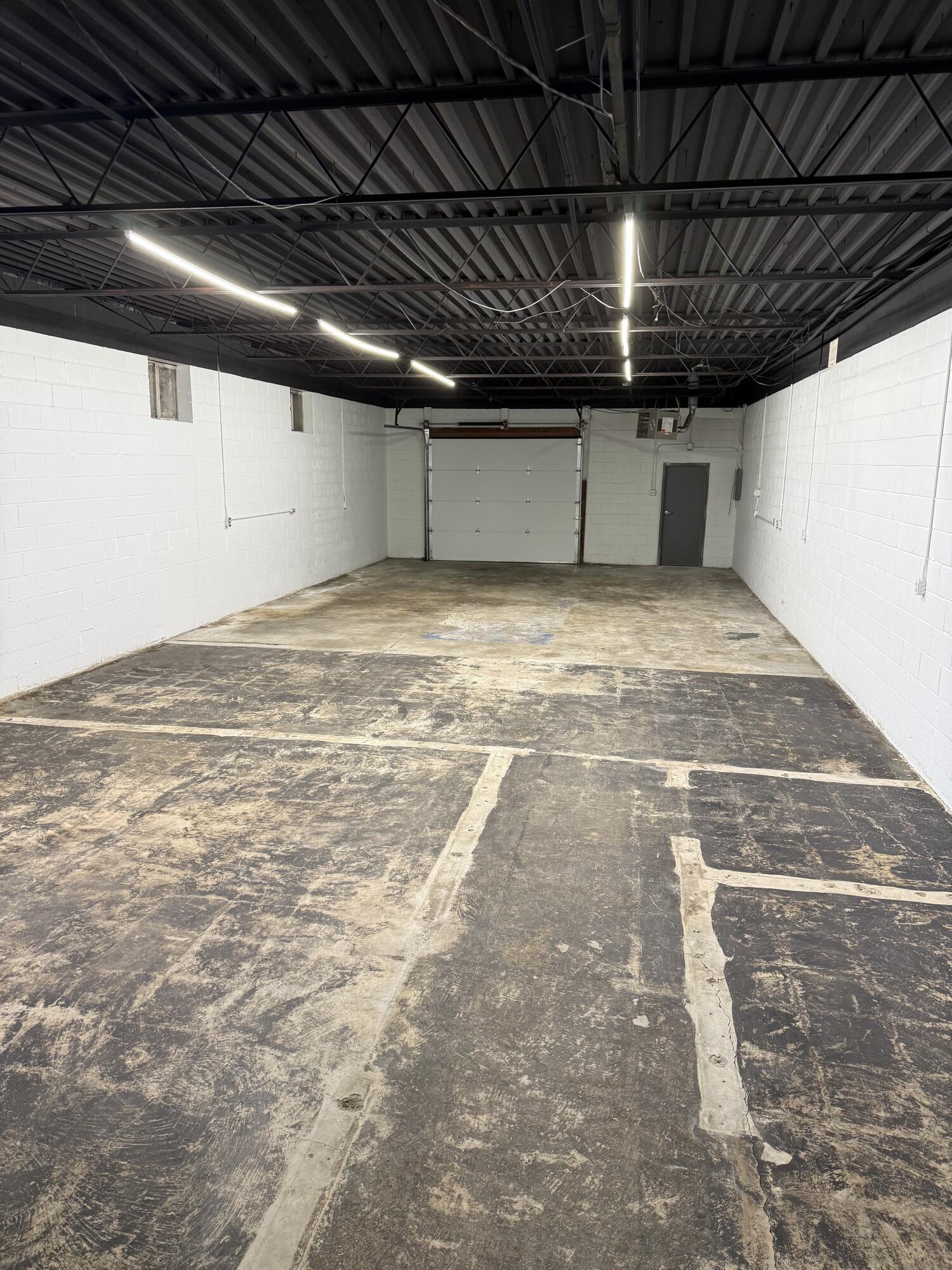 1113 Commercial Drive Property Photo 6