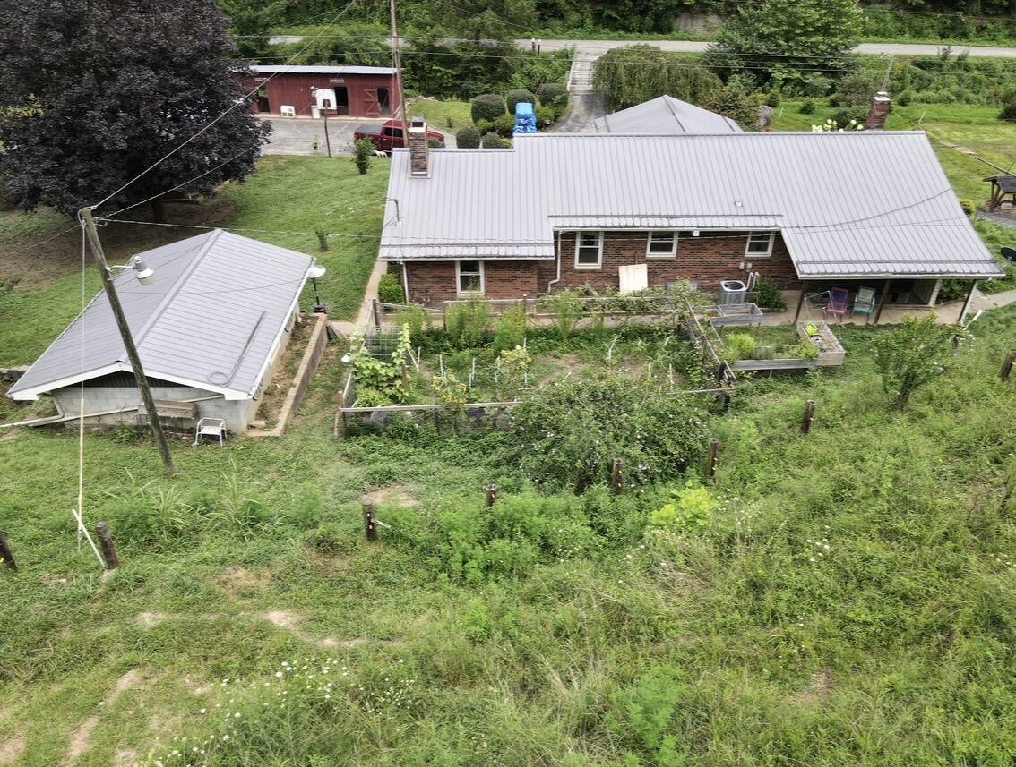1267 Lower Taulbee Fork Road Property Photo 4