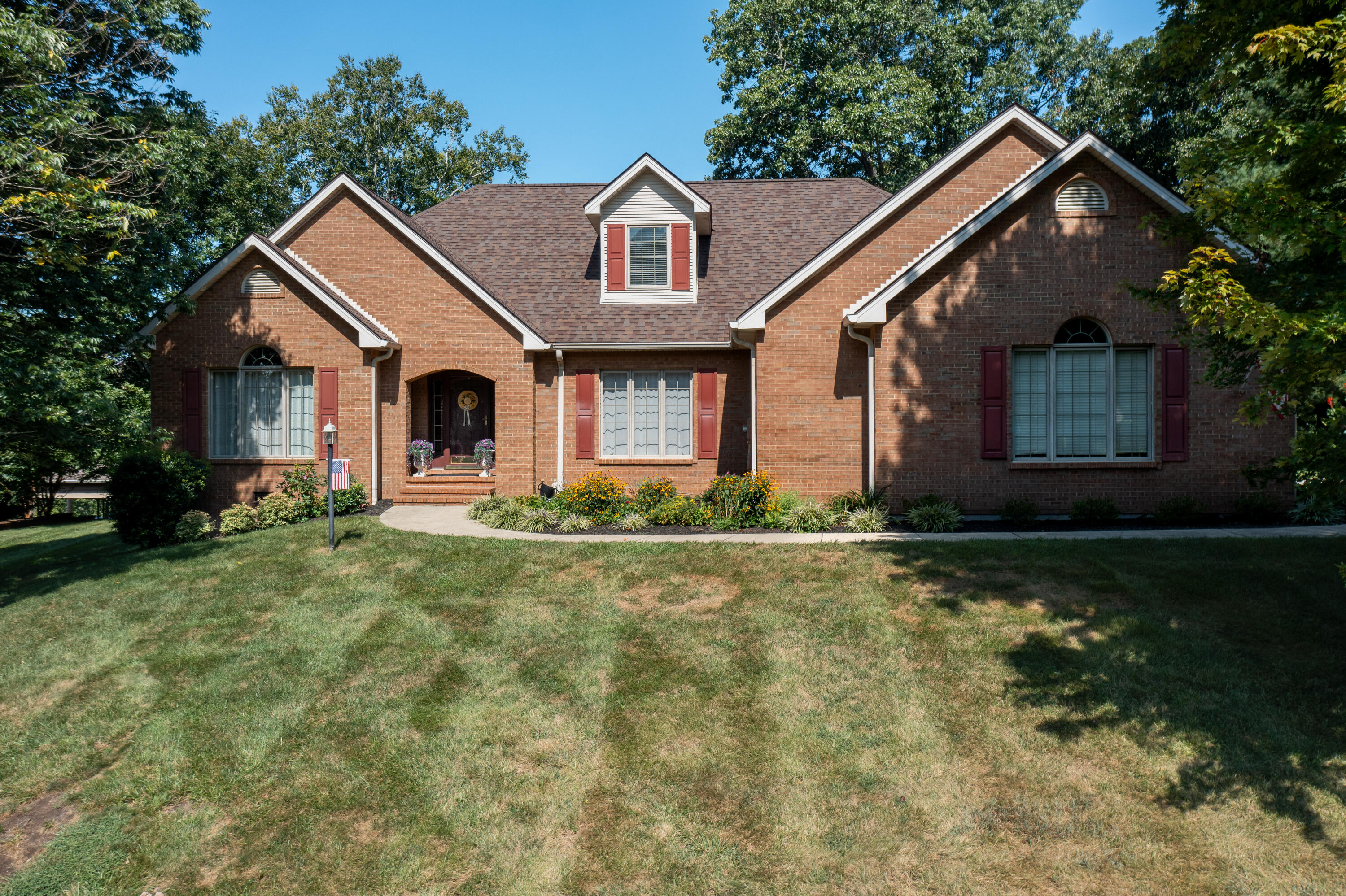 512 Water Cliff Drive Property Photo 6