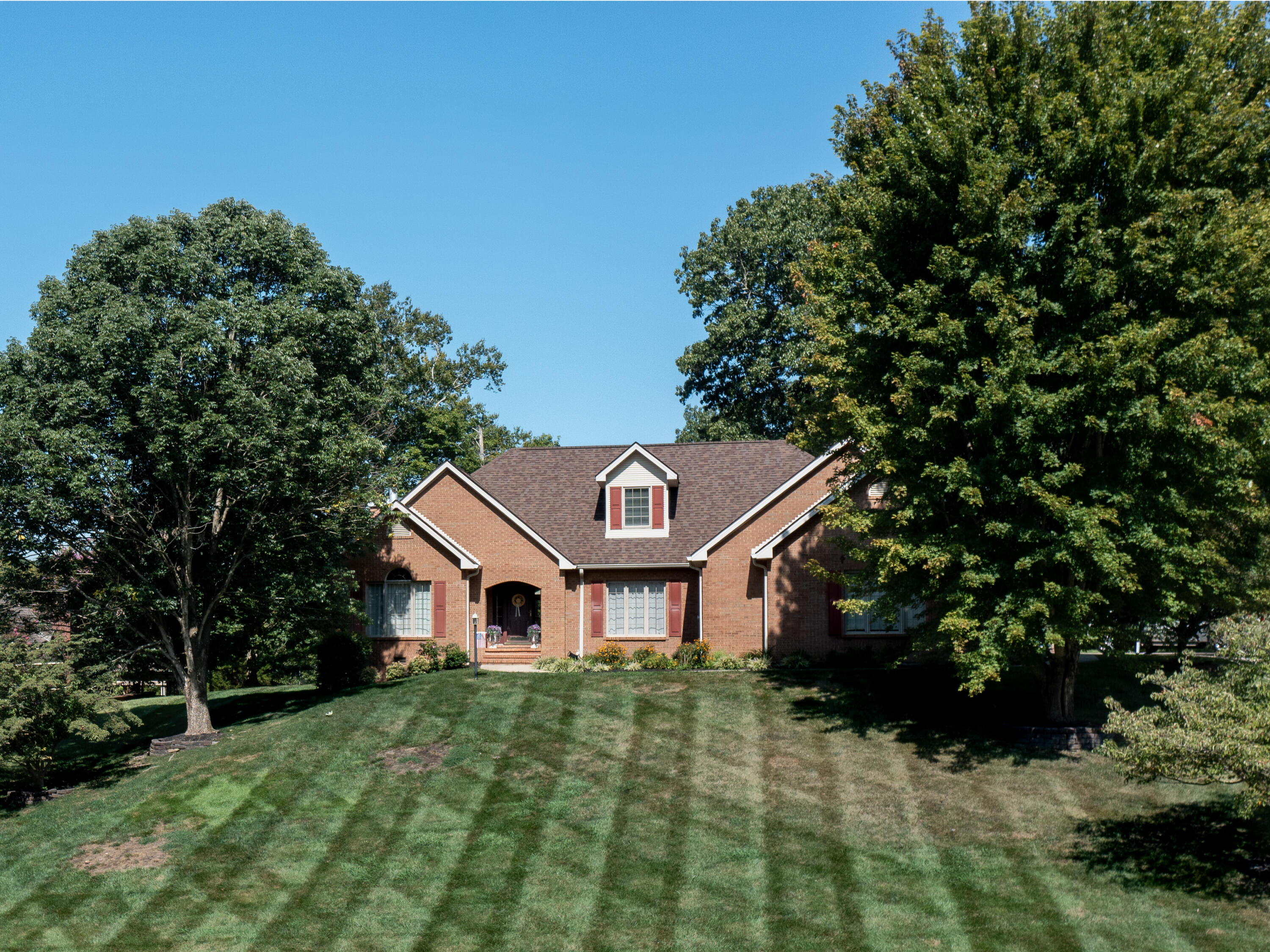 512 Water Cliff Drive Property Photo 7
