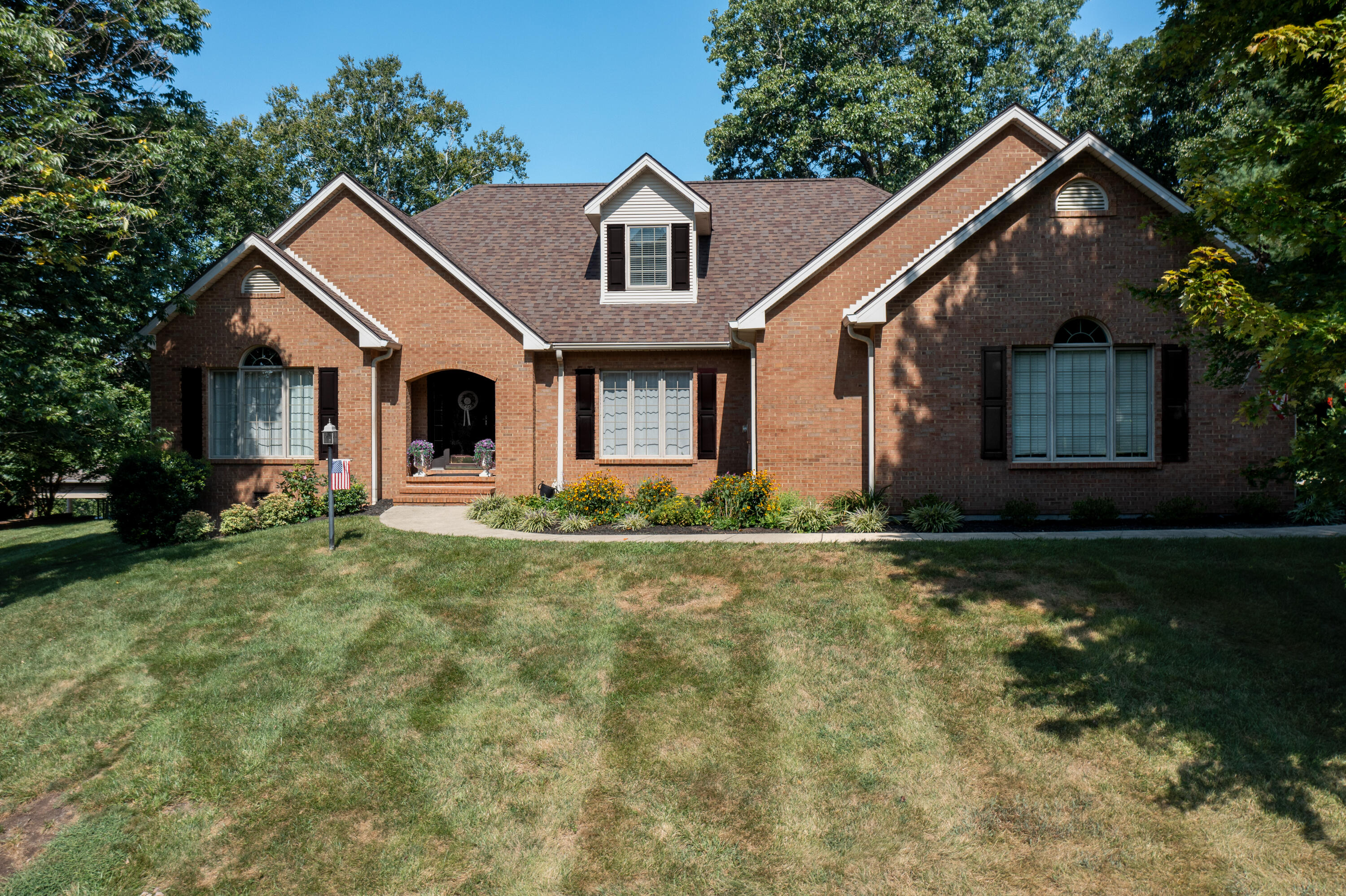 512 Water Cliff Drive Property Photo 8