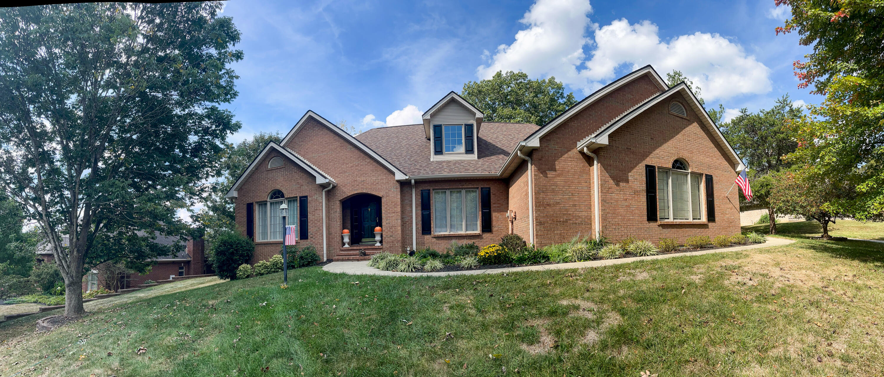 512 Water Cliff Drive Property Photo 10