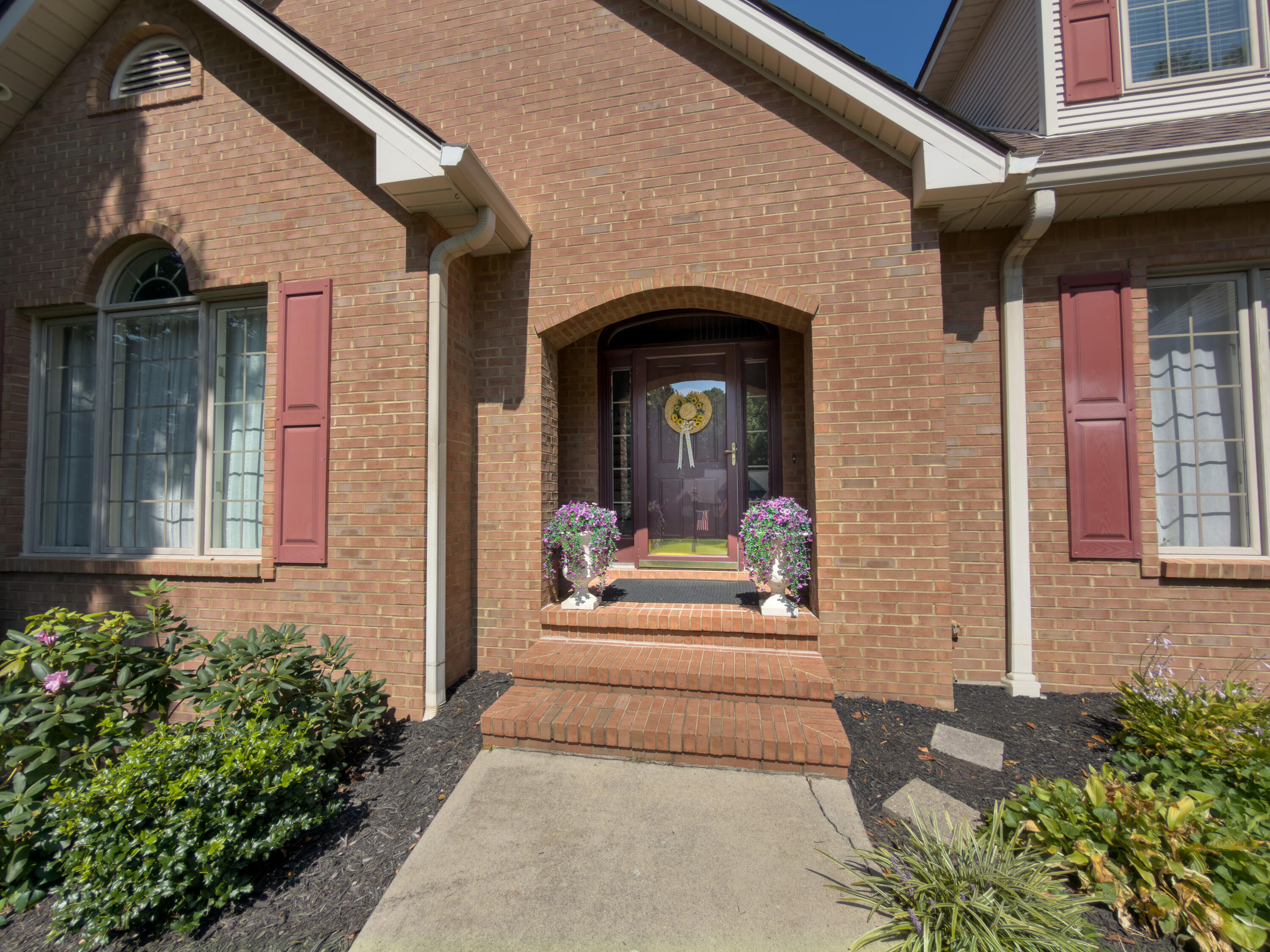 512 Water Cliff Drive Property Photo 12