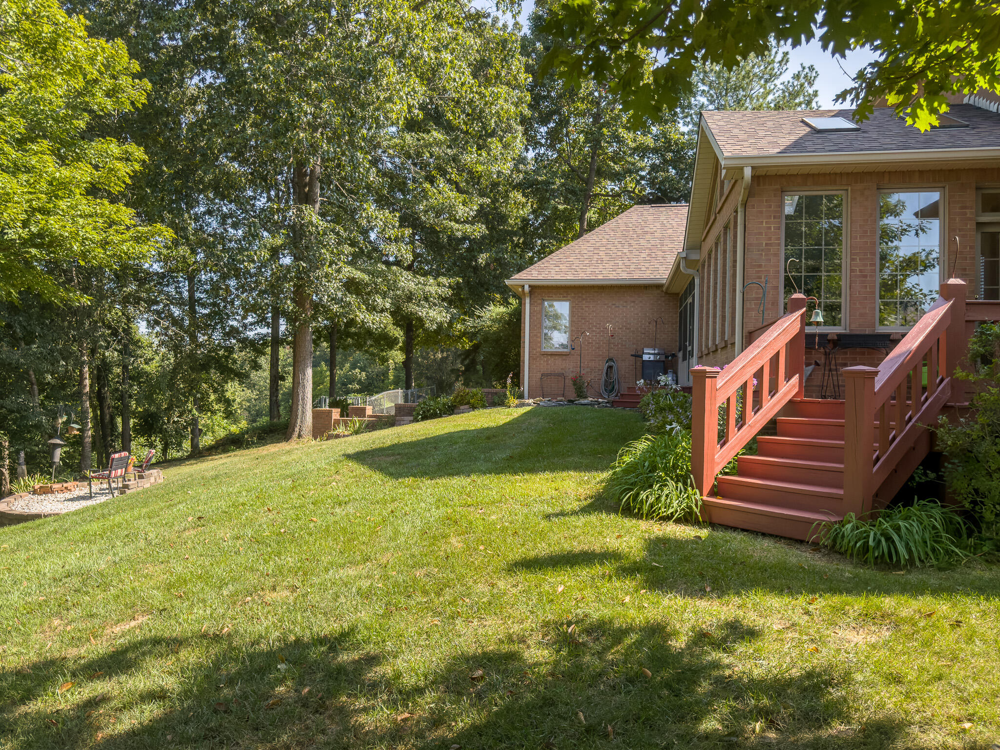 512 Water Cliff Drive Property Photo 16