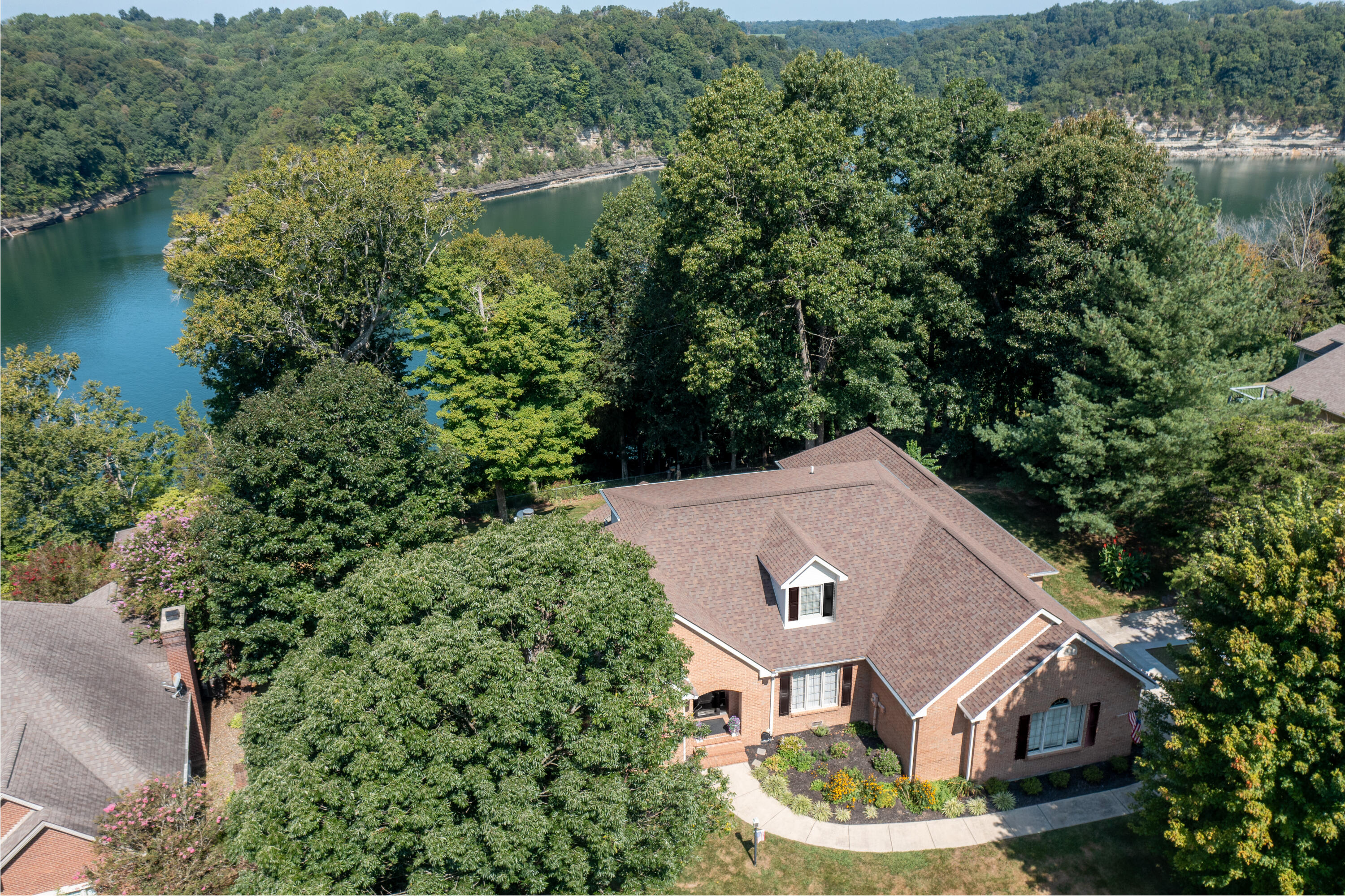 512 Water Cliff Drive Property Photo 26