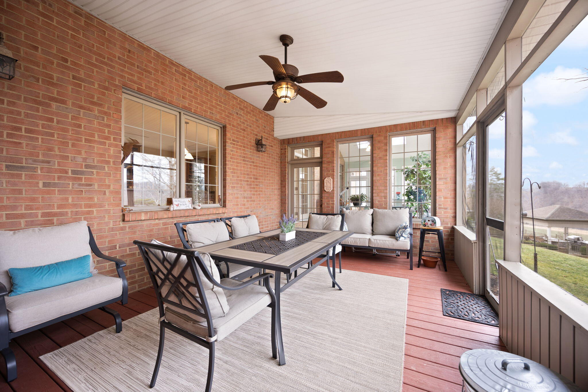 512 Water Cliff Drive Property Photo 42