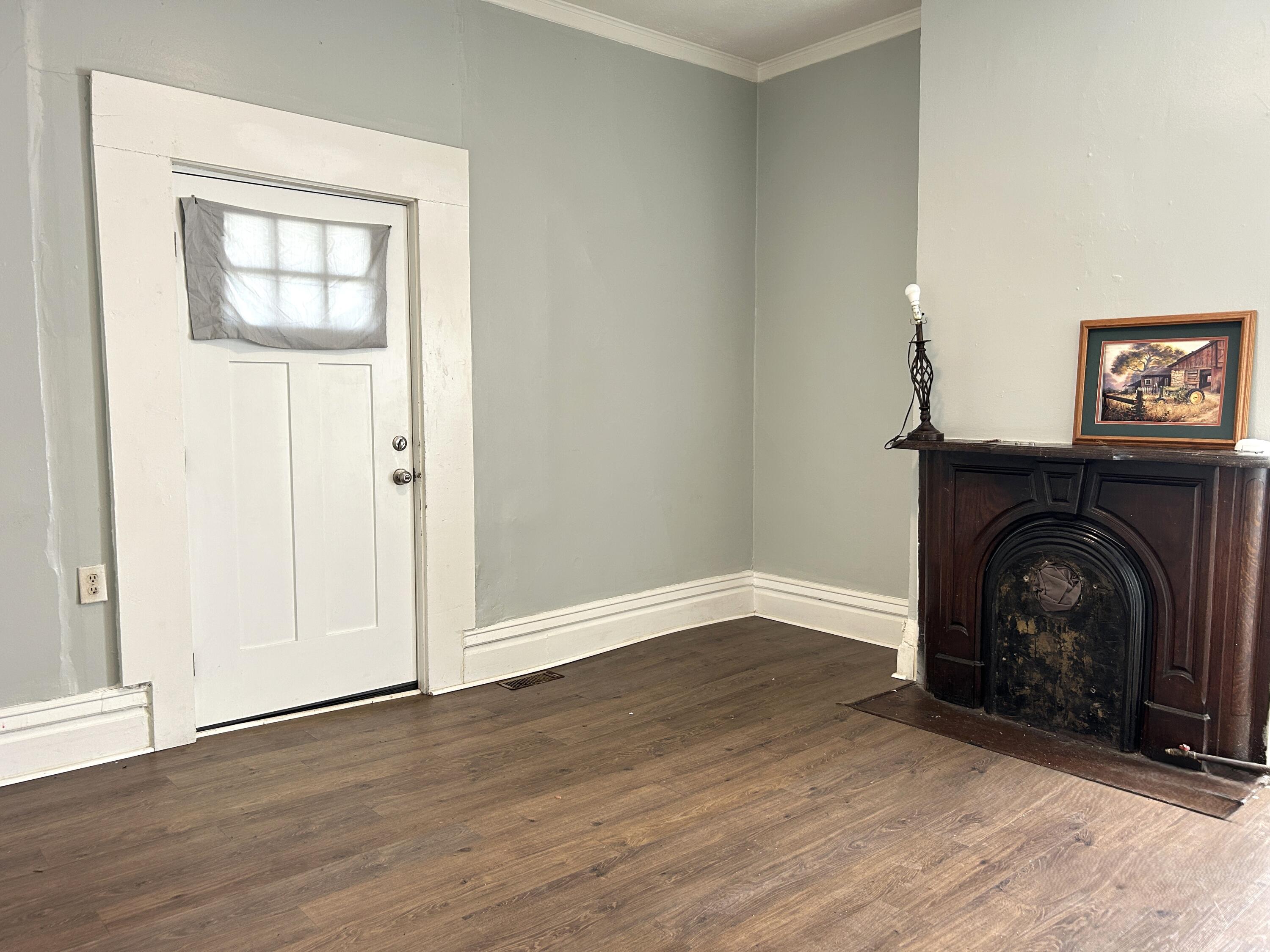 130 E Broadway Street Property Photo 4