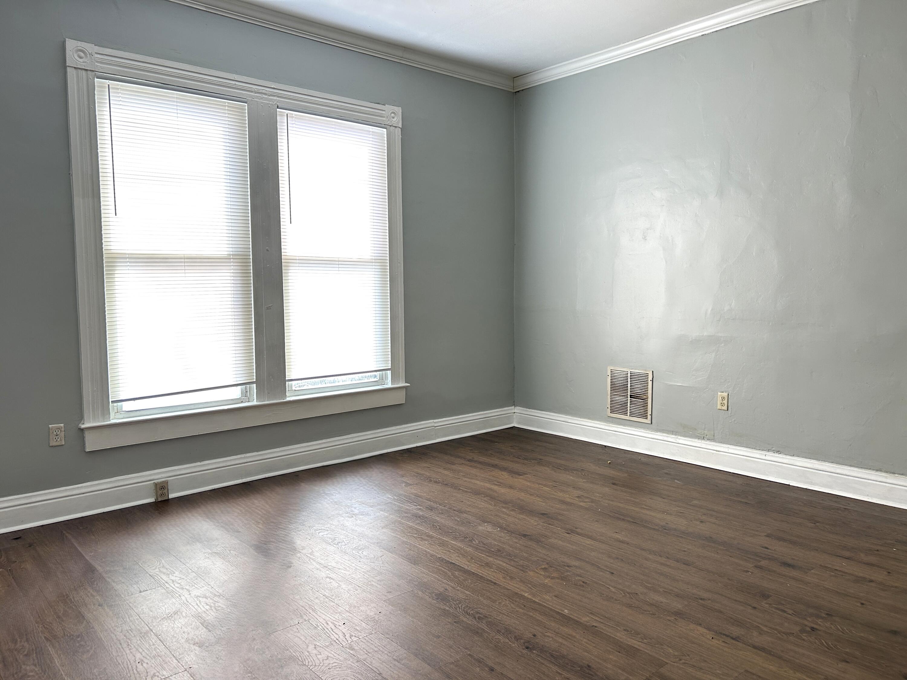130 E Broadway Street Property Photo 6