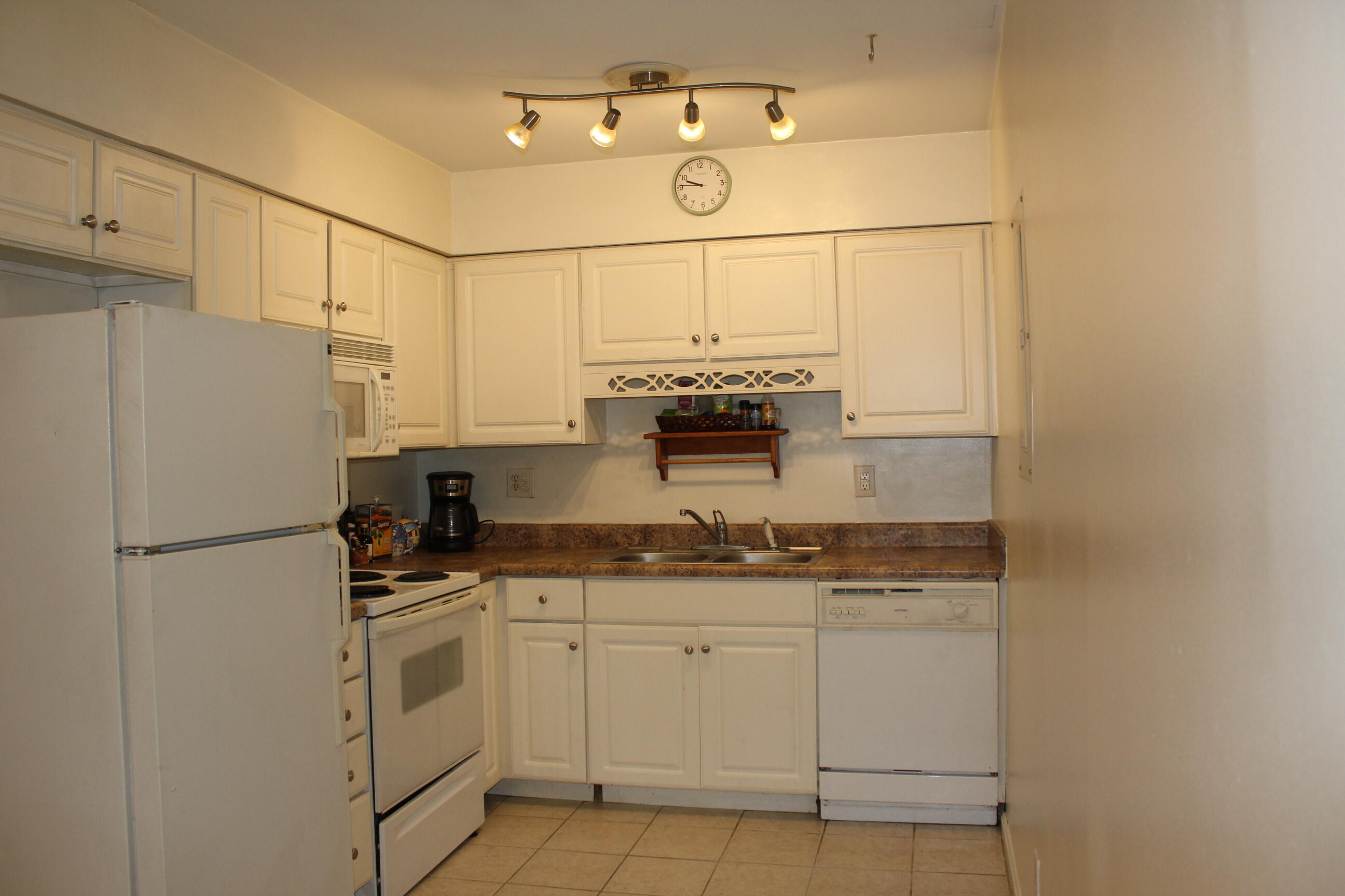 333 E 4th Street A3 Property Photo 7