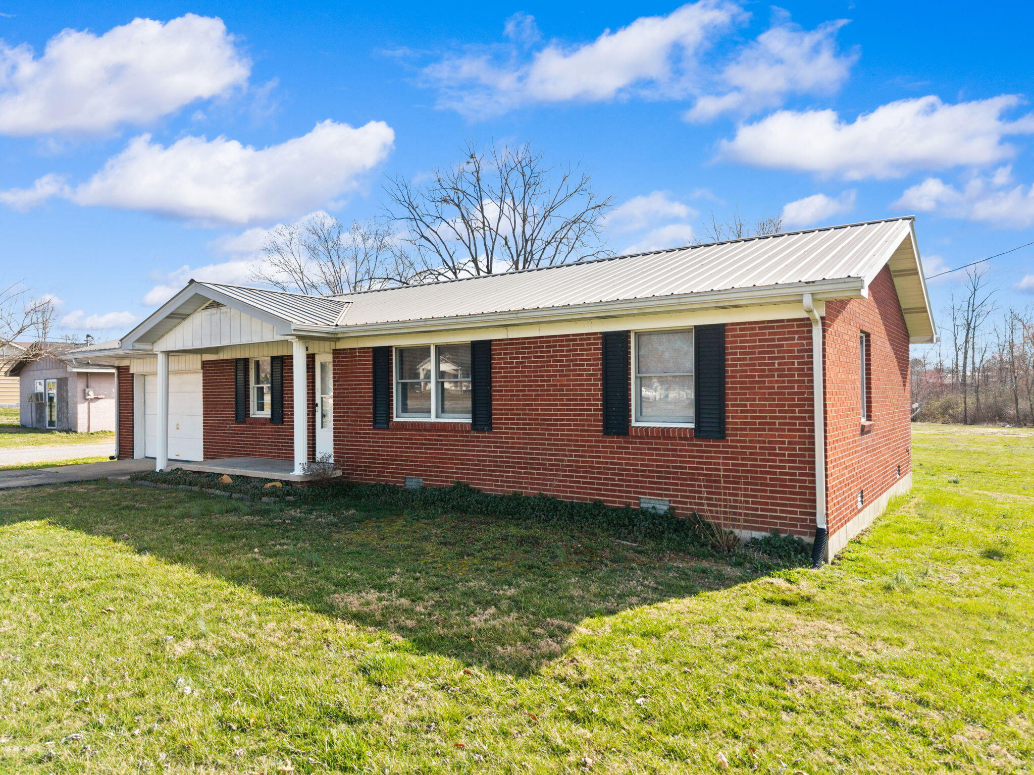 2048 Us-127 Property Photo 5