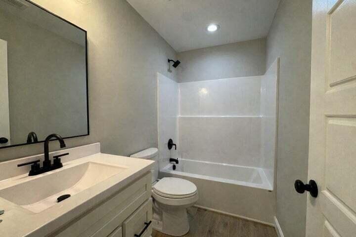 11 Midland Meadows Drive Property Photo 9