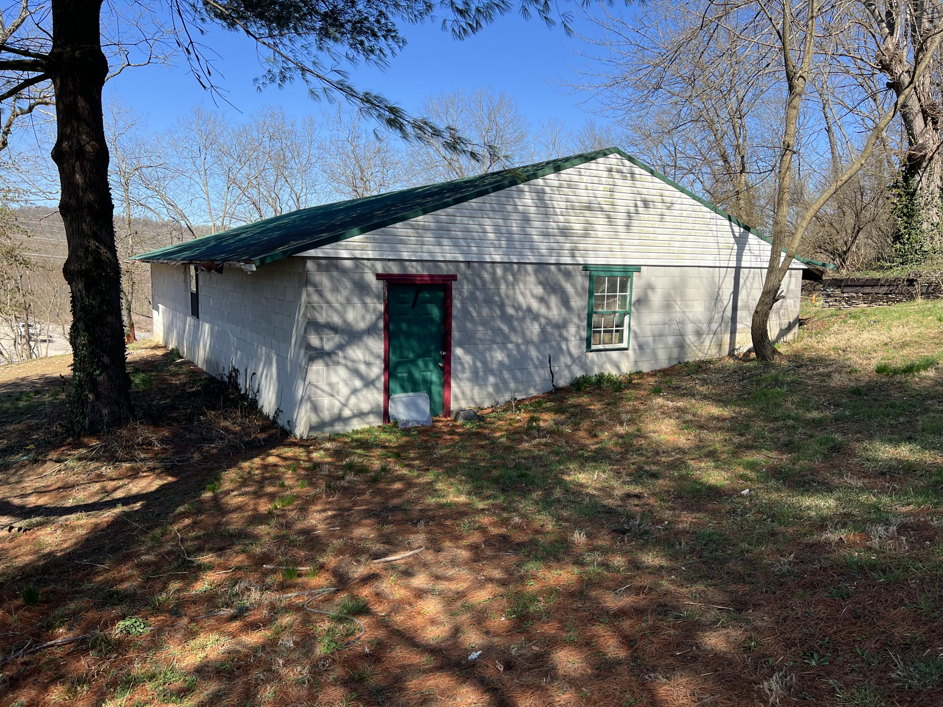 1860 Ford Road Property Photo 1