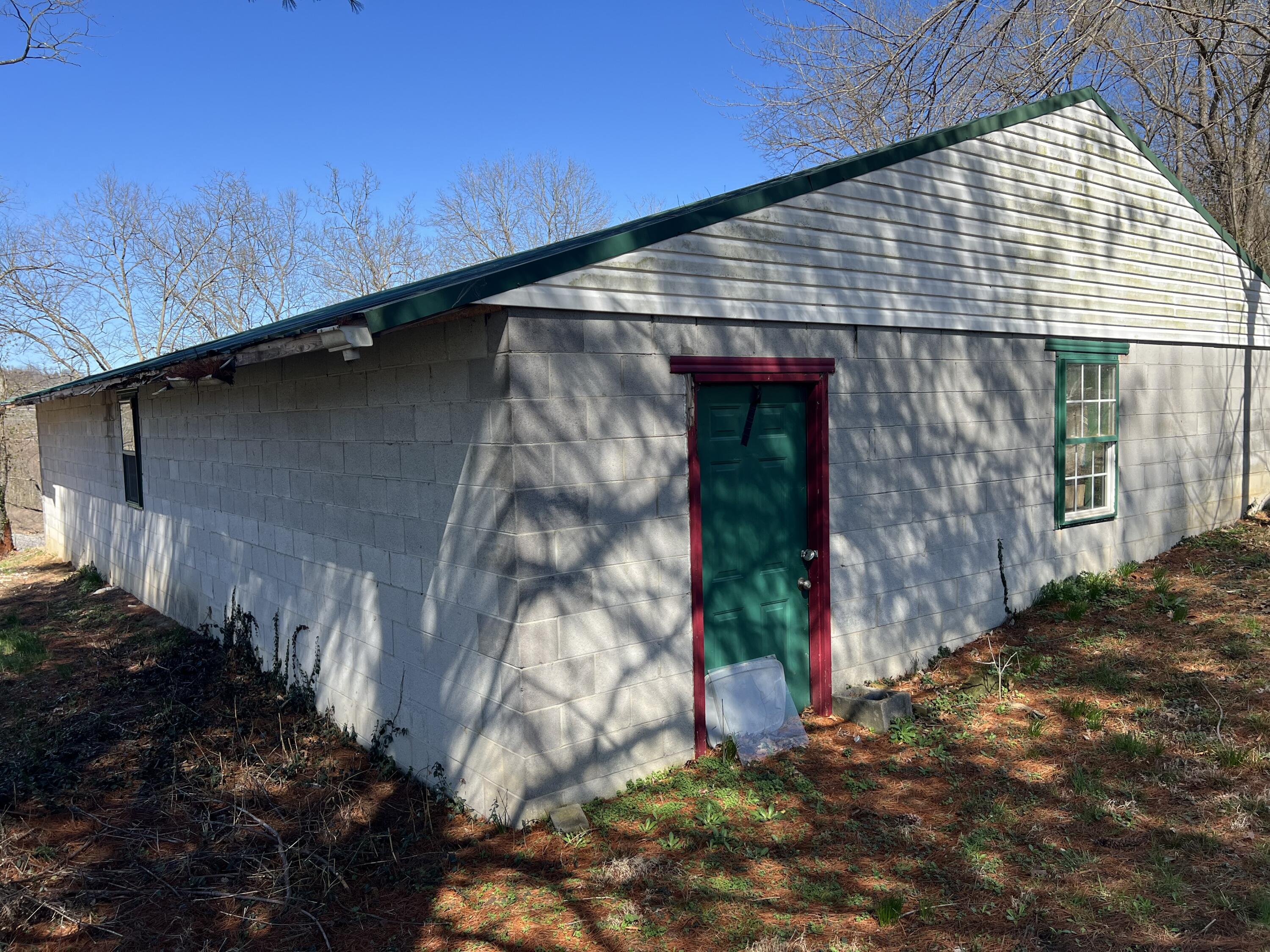 1860 Ford Road Property Photo 3