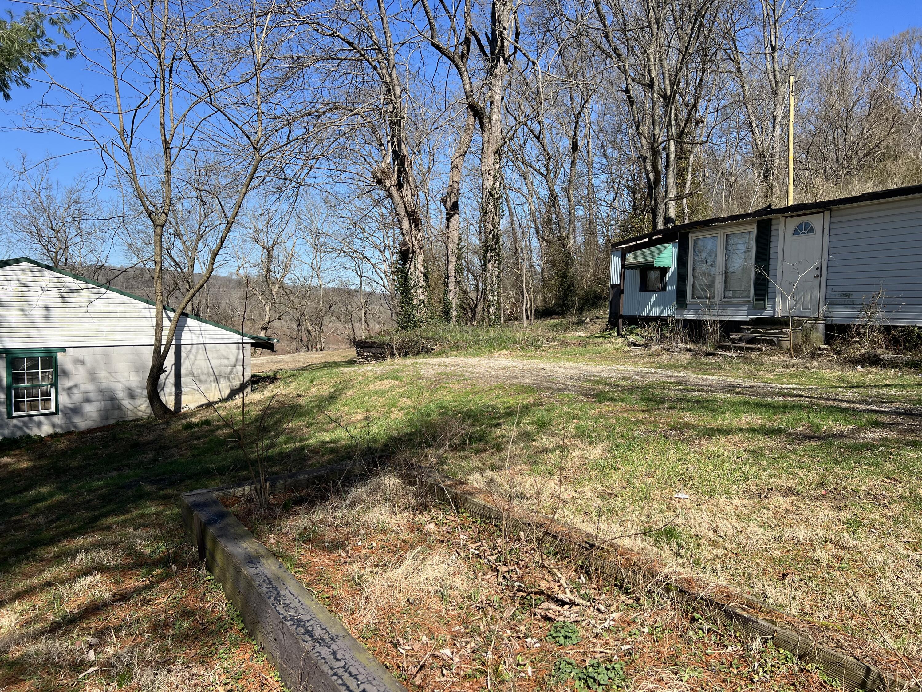 1860 Ford Road Property Photo 6
