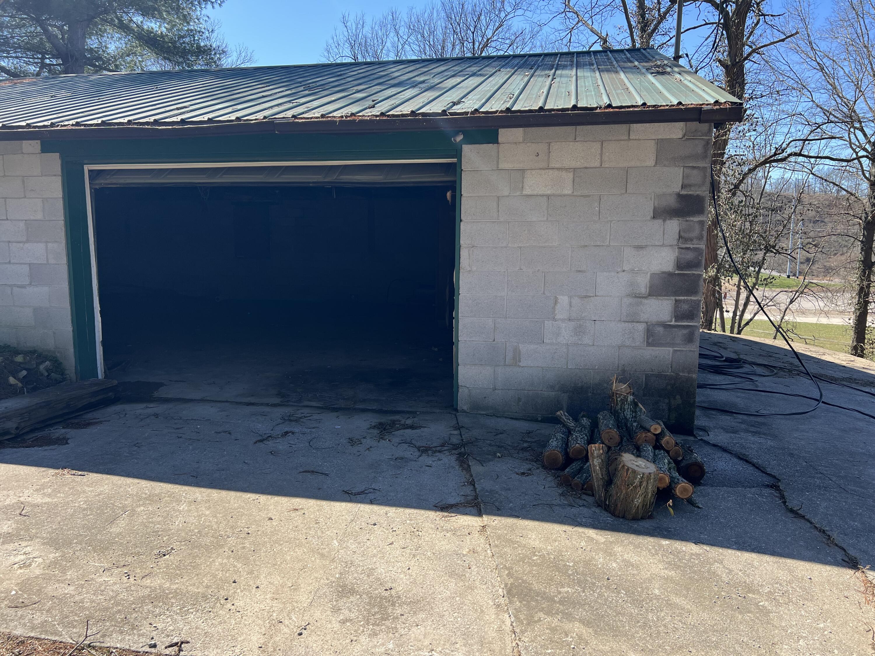 1860 Ford Road Property Photo 10