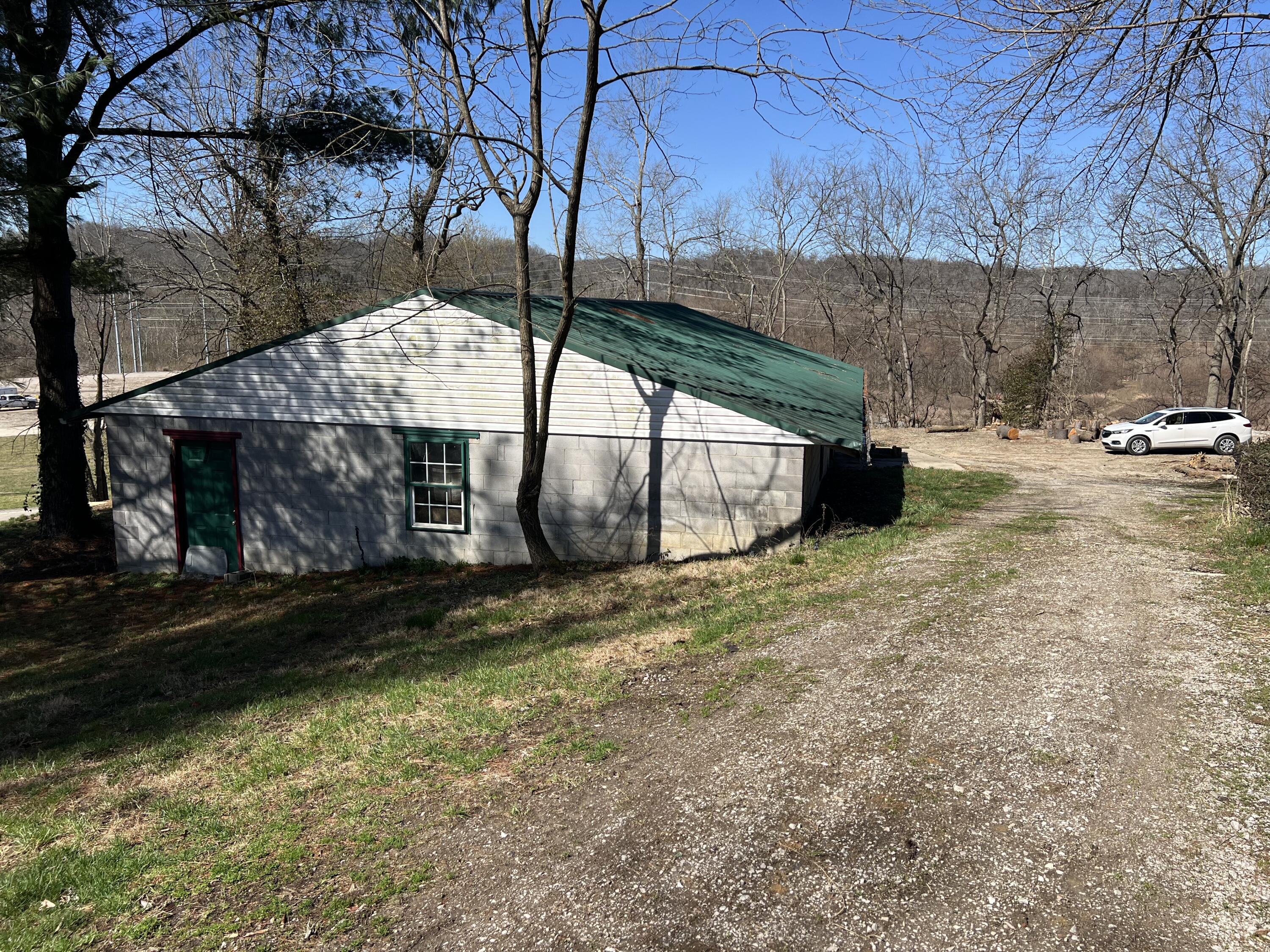 1860 Ford Road Property Photo 13