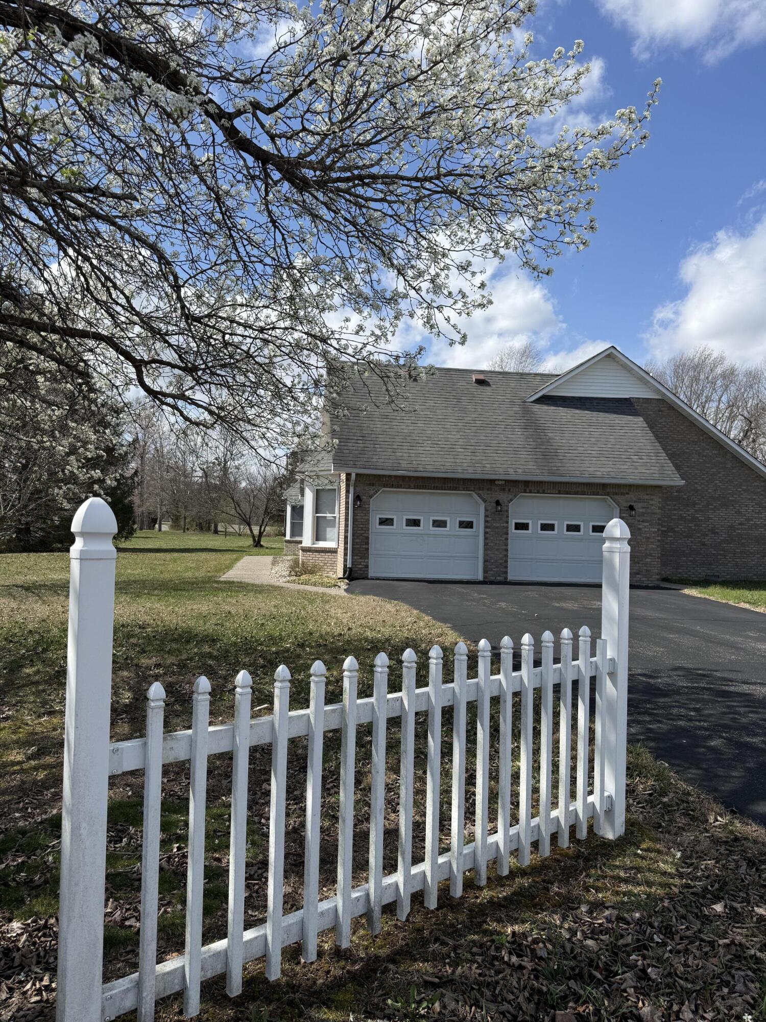 120 Ivy Drive Property Photo 3