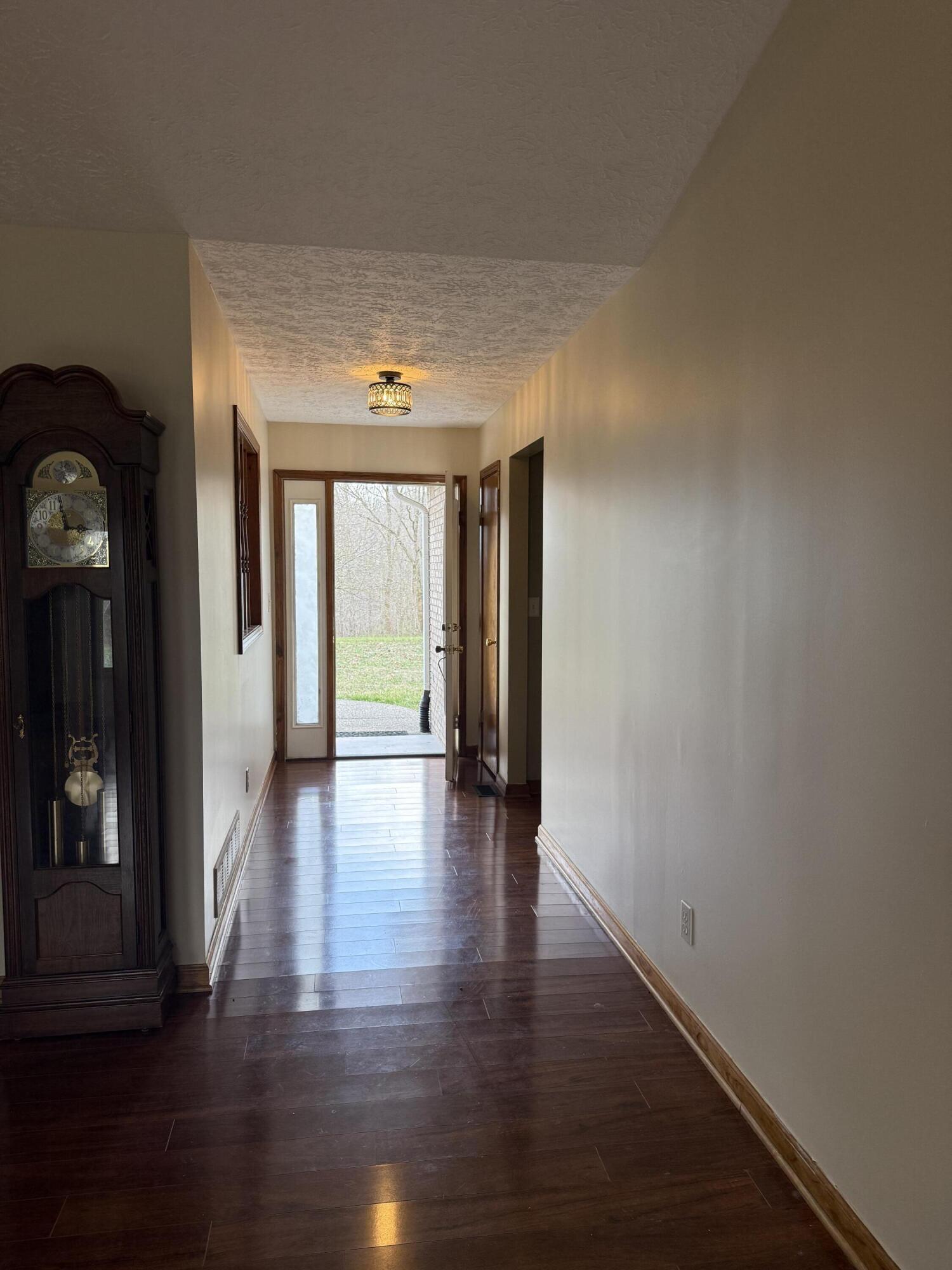 120 Ivy Drive Property Photo 6