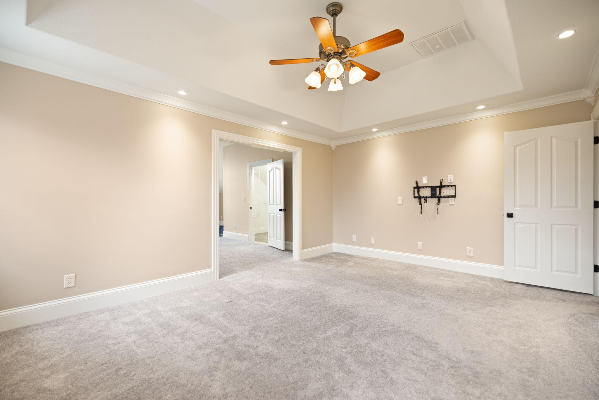 207 Lake Cliff Drive Property Photo 33