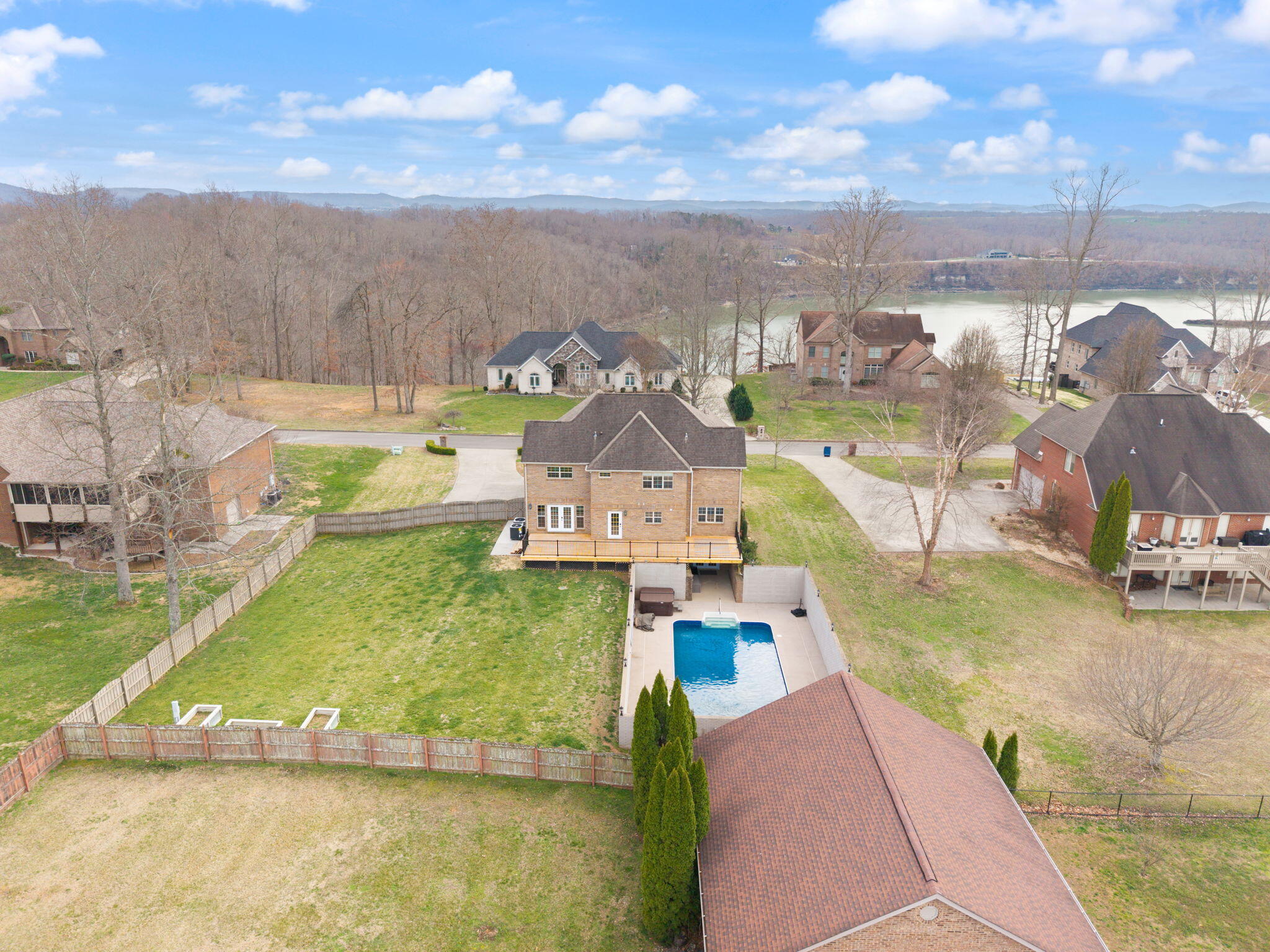 207 Lake Cliff Drive Property Photo 75