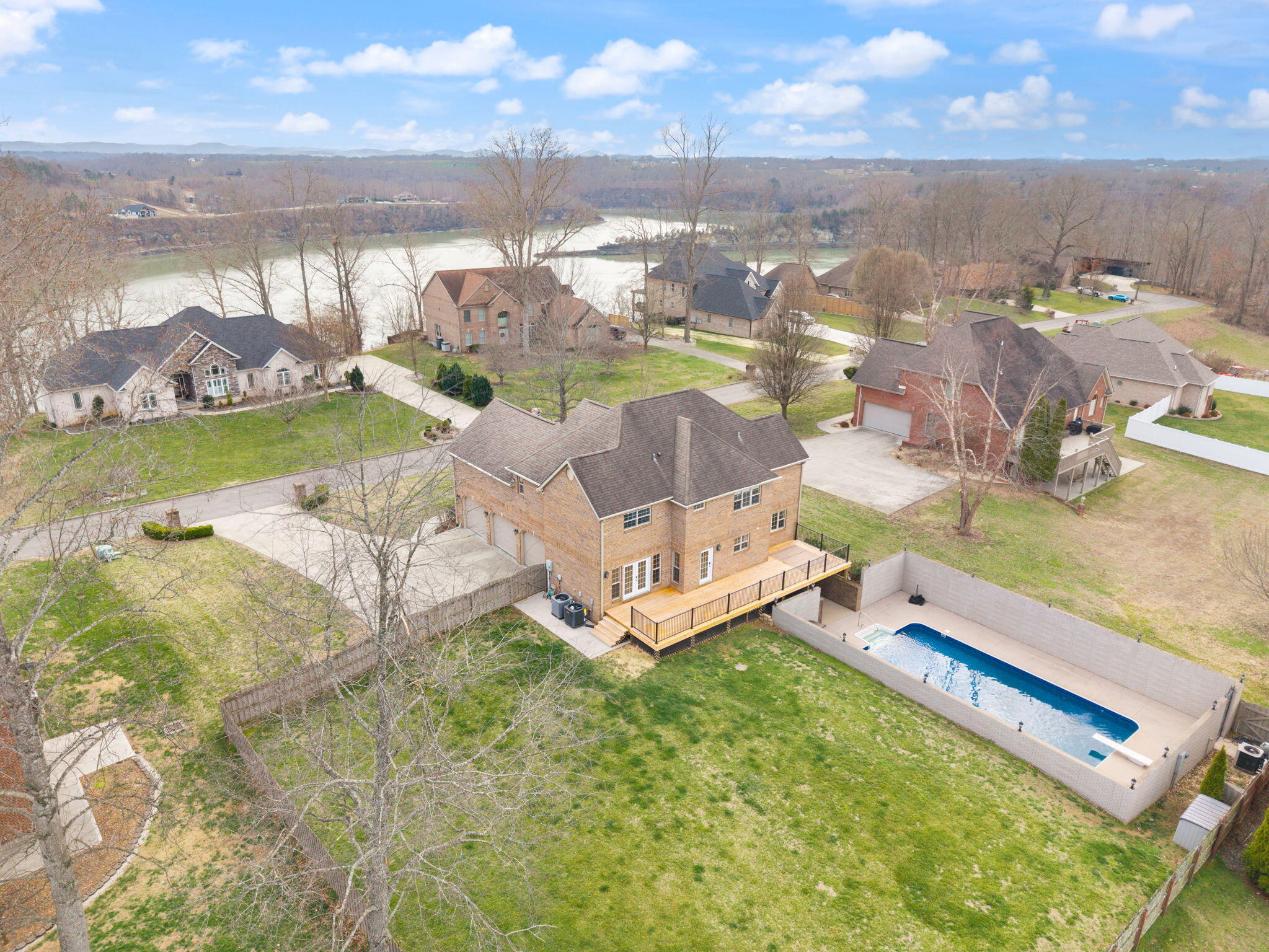 207 Lake Cliff Drive Property Photo 76