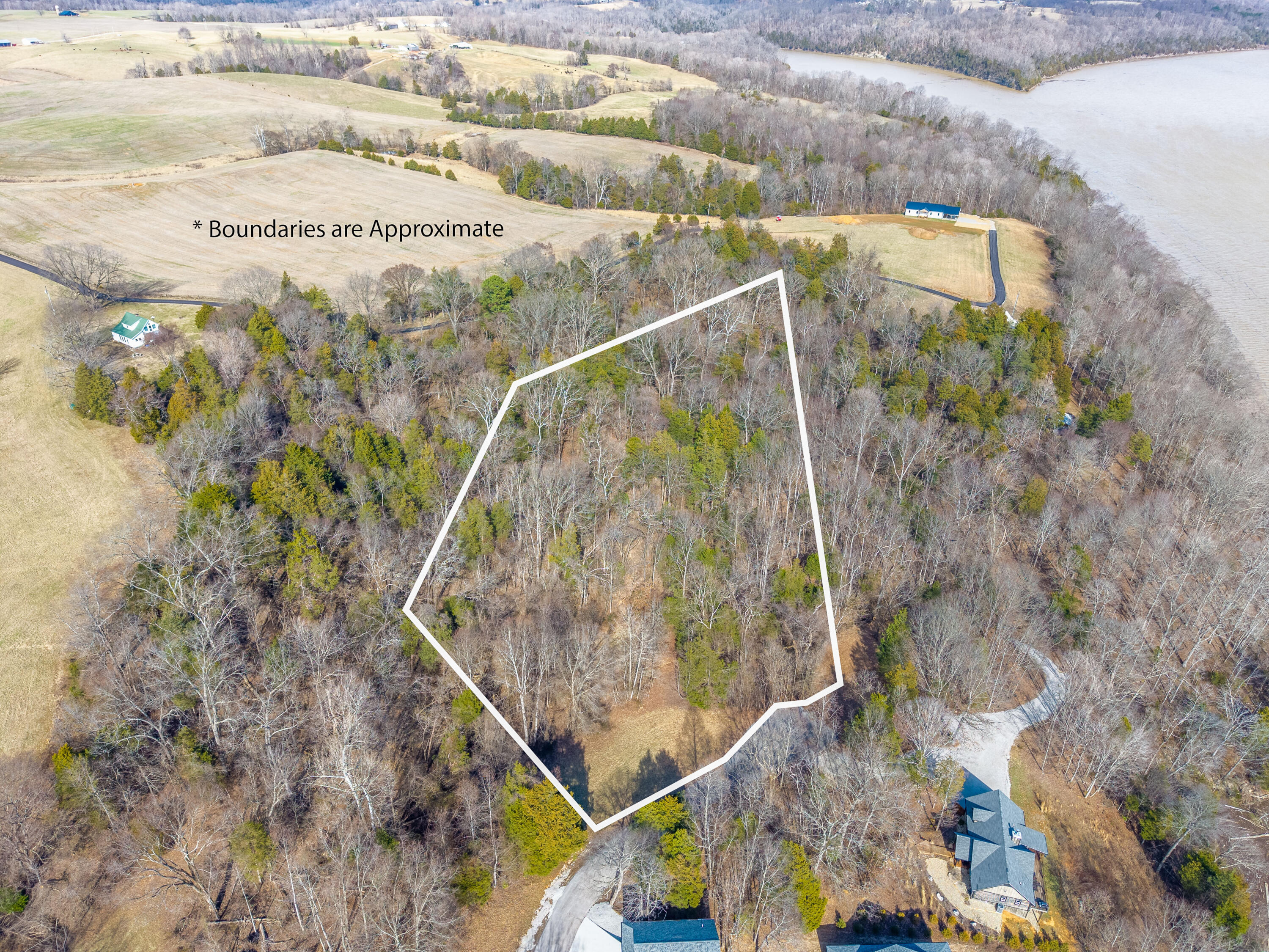 700 Beechwood Drive Property Photo 8