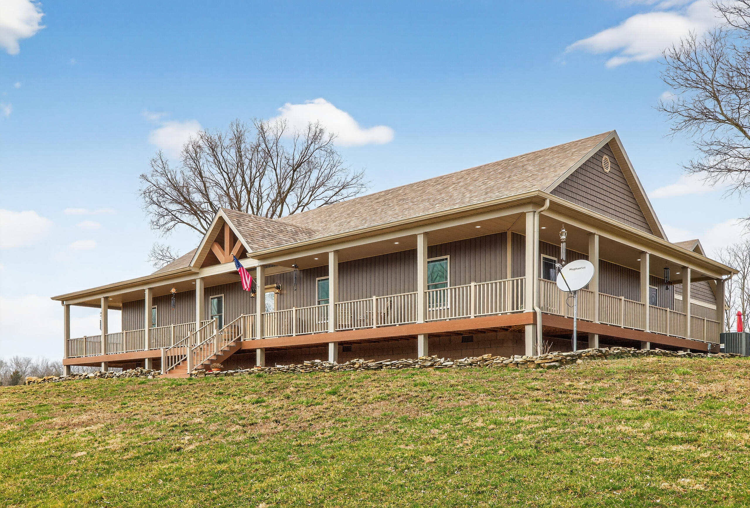1290 Johnson Road Property Photo 1