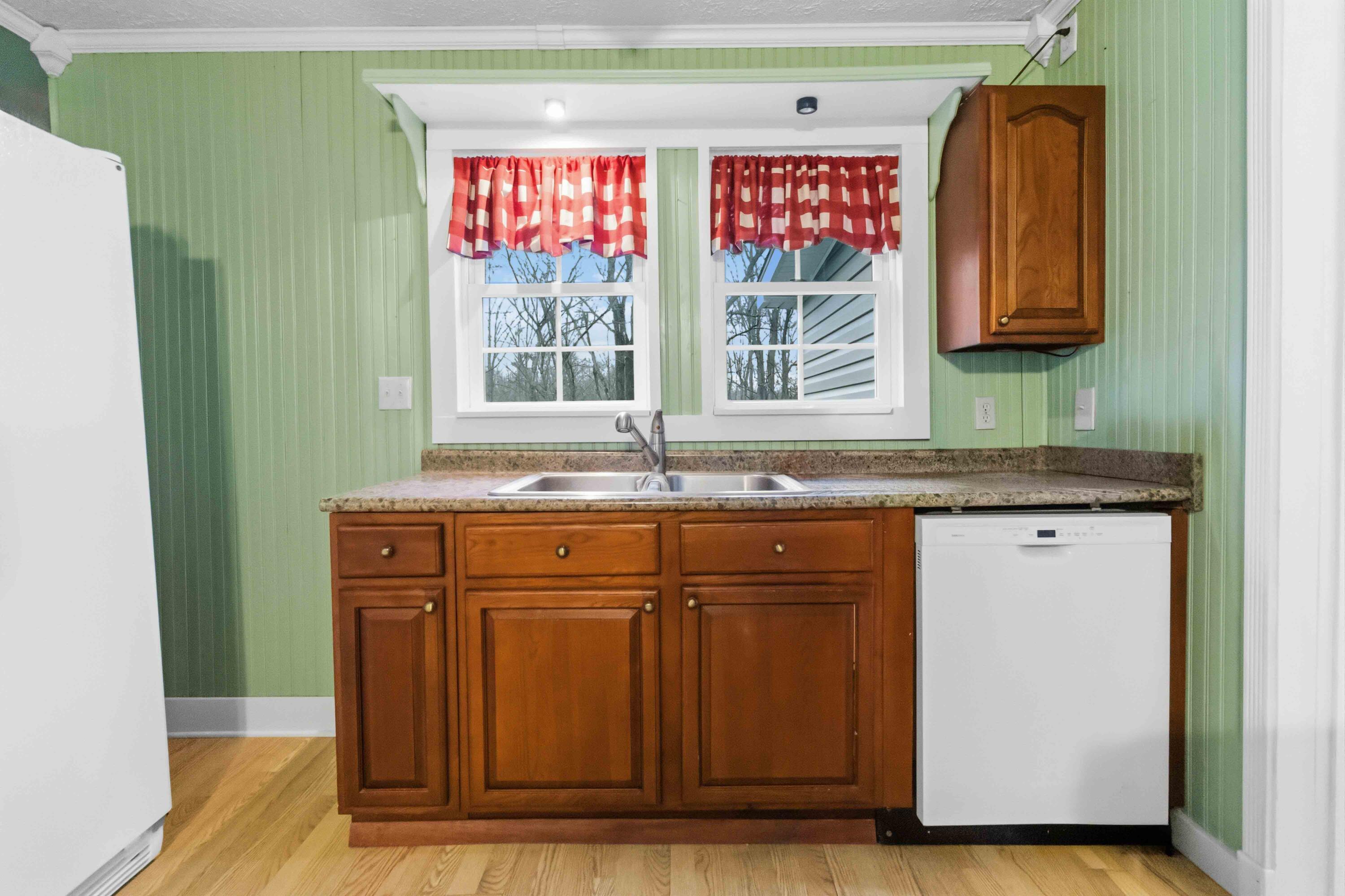 536 State Highway 1651 Property Photo 13